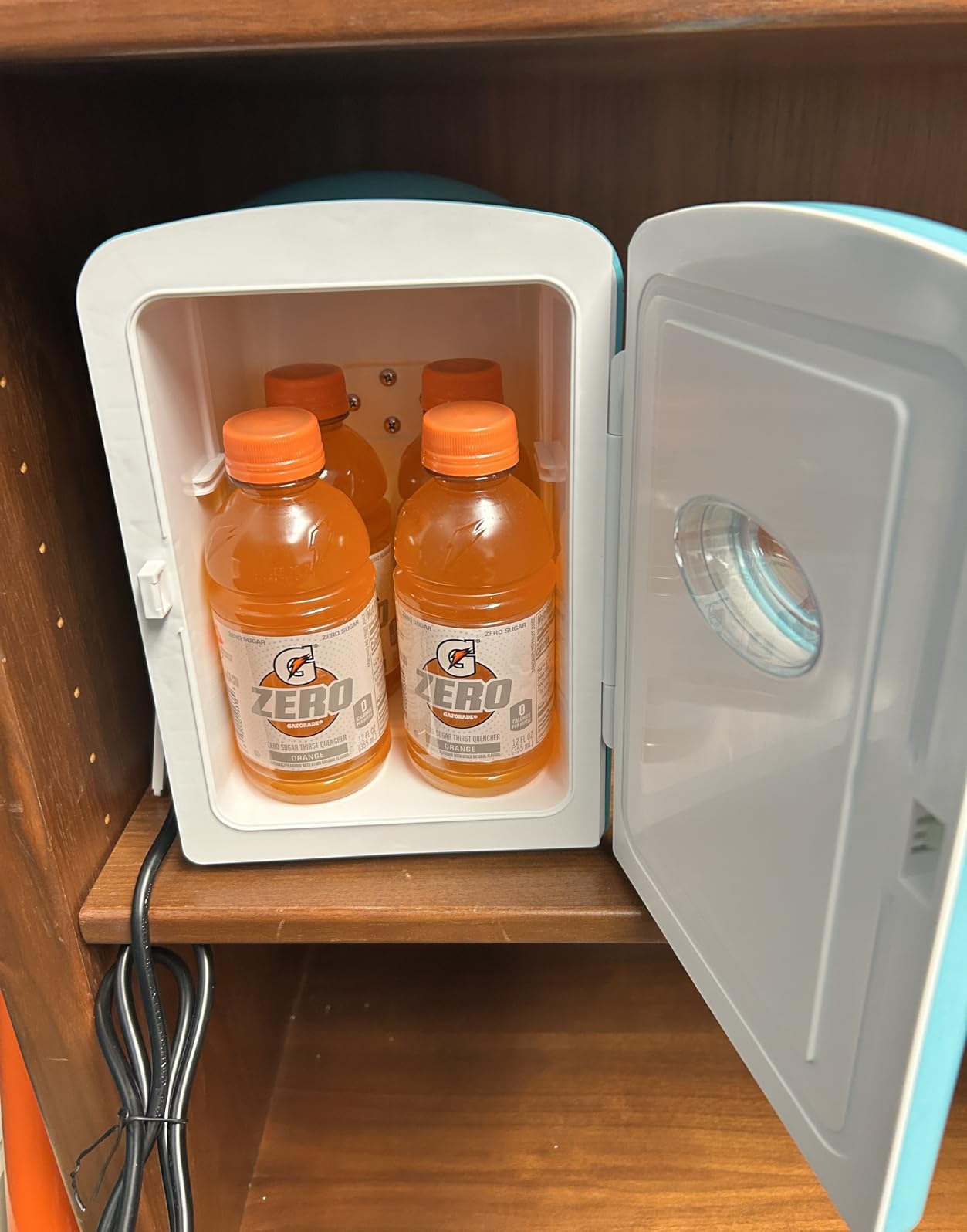 Frigidaire EFMIS171 Retro Mini Portable Personal Fridge - Ideal for Home, Office or Dorm - Includes Carrying Handle, AC/DC Wall/Car Charger customer photo 2