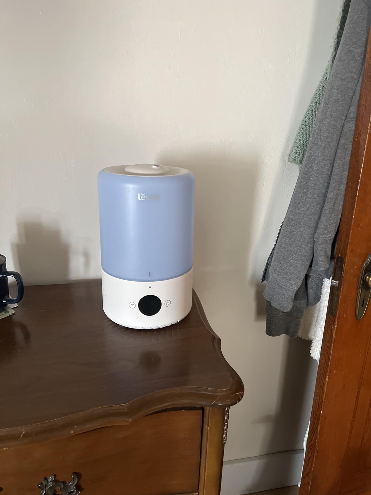 LEVOIT Smart Cool Mist Top Fill Humidifiers for Bedroom with Sensor, Auto Humidity Setting, APP & Voice Control, Essential Oil Diffuser, Ultra Quiet Operation, Super Easy Top Fill, 3L, White customer photo 2