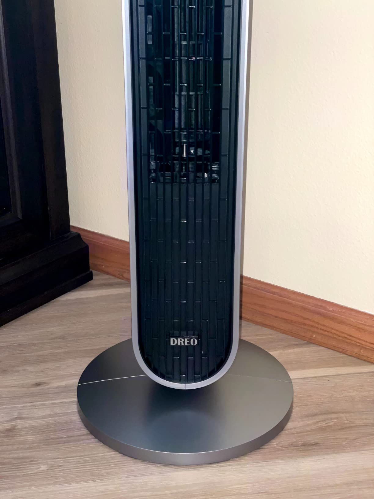 DREO Tower Fan for Bedroom, 42 Inch 120° Oscillating Fan, 20dB Quiet DC Motor, 28ft/s Velocity Bladeless Standing Fan with 12 Speeds, 4 Modes, 12H Timer Cooling Fans for Home, Living Room customer photo 1