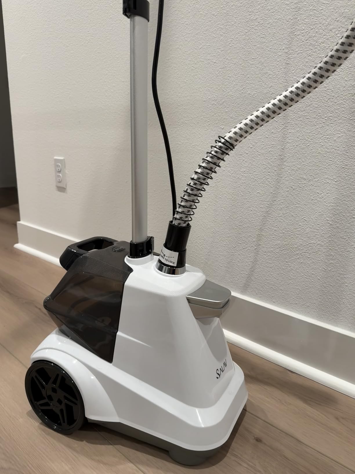 SALAV Heavy Duty Commercial Full-Size Garment Steamer with Foot Pedals and Extra Large 3L (101.5 oz) Water Tank, 1800 watts of Powerful Steam (Navy) customer photo 2