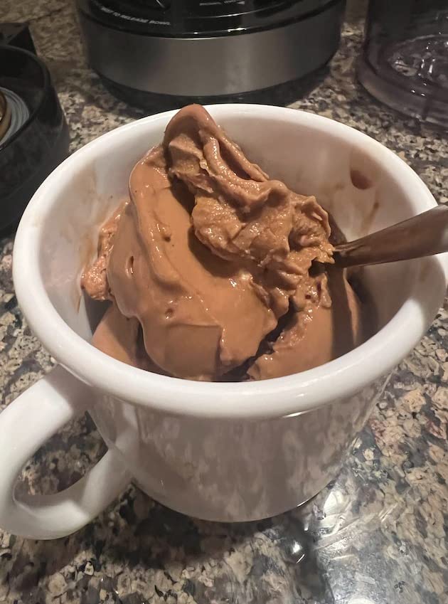 CREAMi Ice Cream Maker | 7-in-1 - IceCream, Gelato, Sorbet, Milkshakes, Mix-ins, Smoothie Bowls & More | Includes (1) Dishwasher Safe 16 oz. Pint with storage lid | Black | NC299AMZ customer photo 1