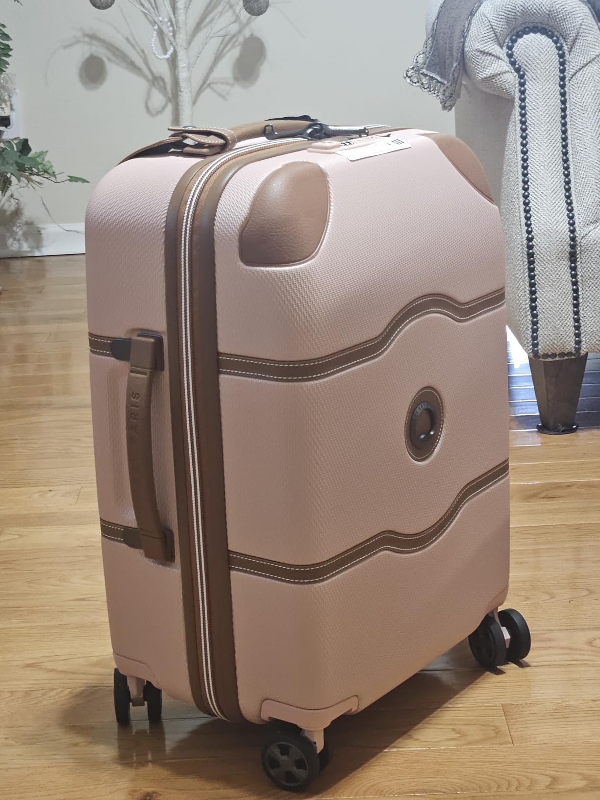 DELSEY Paris Chatelet Air 2.0 - Hardside Checked Luggage 28 Inch Large - TSA Lock - 360 Degree Spinner Wheels - Polycarbonate Travel Suitcase - 10-Year Warranty, Angora customer photo 1