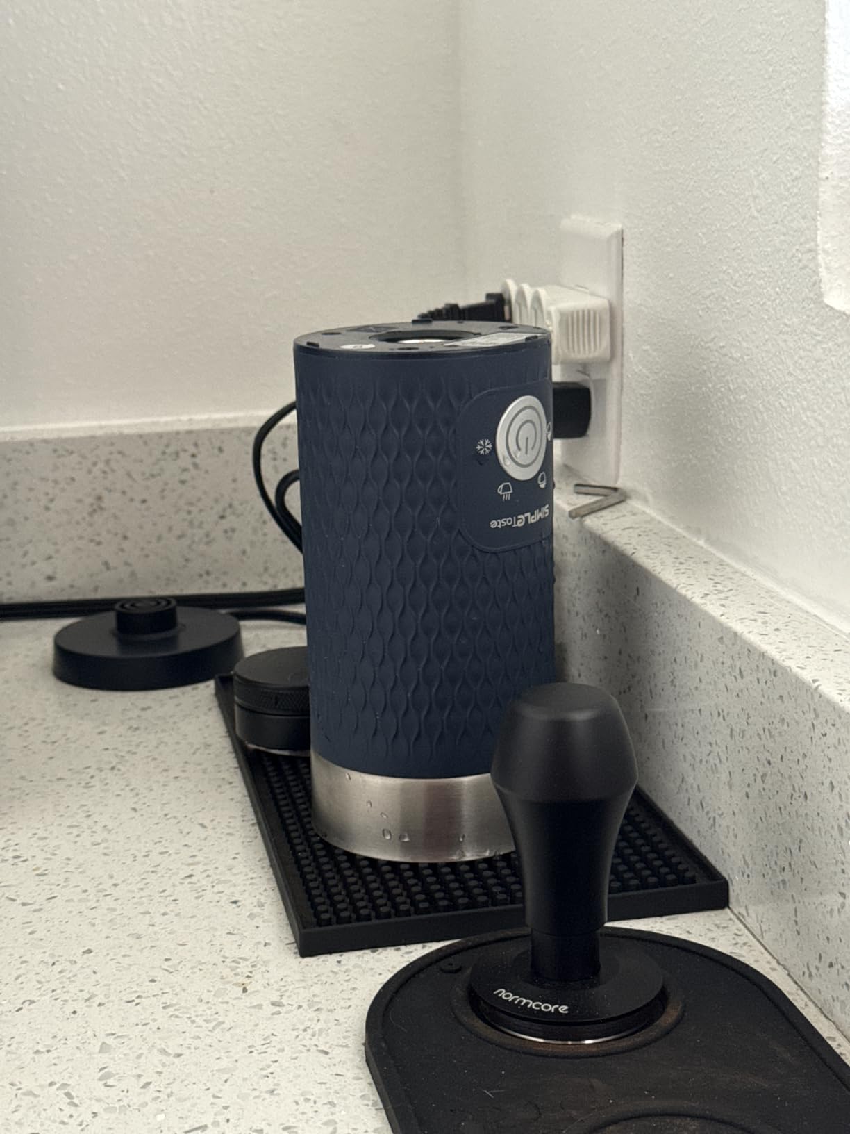 SIMPLETASTE Milk Frother, 4-in-1 Electric Milk Steamer, Automatic Warm and Cold Foam Maker and Milk Warmer for Latte, Cappuccinos, Macchiato customer photo 2