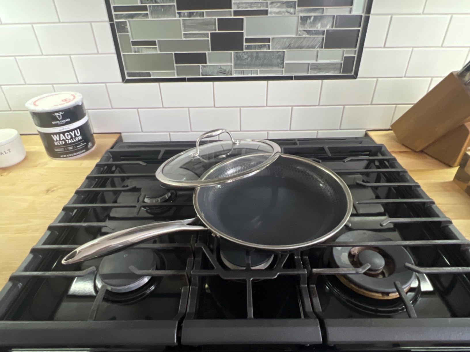 HexClad Hybrid Nonstick 10-Inch Frying Pan with Tempered Glass Lid, Stay-Cool Handle, Dishwasher-Friendly, Oven-Safe Up to 900F, Induction Ready, Compatible with All Cooktops customer photo 1