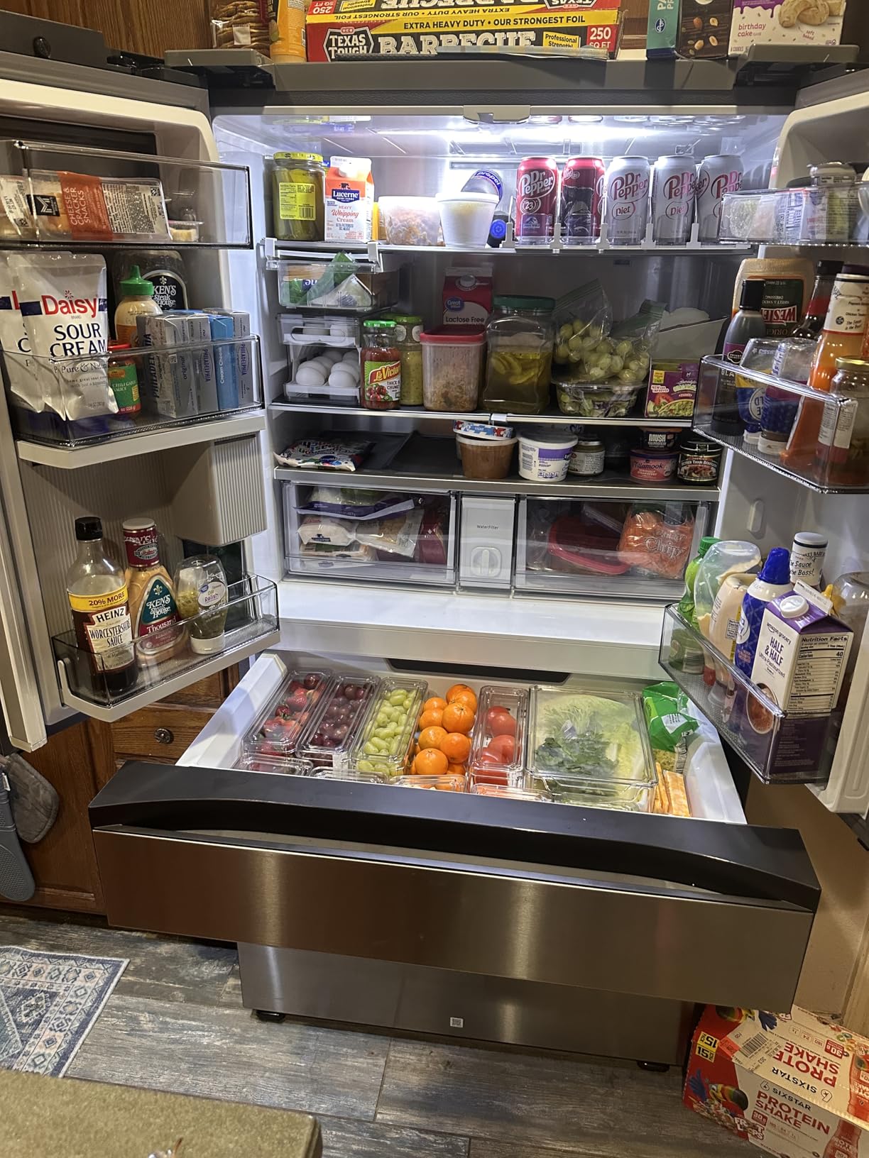 Samsung 29 Cu. Ft. Bespoke 4-Door French Door Refrigerator with Beverage Center (RF29BB8600QL), Stainless Steel customer photo 3