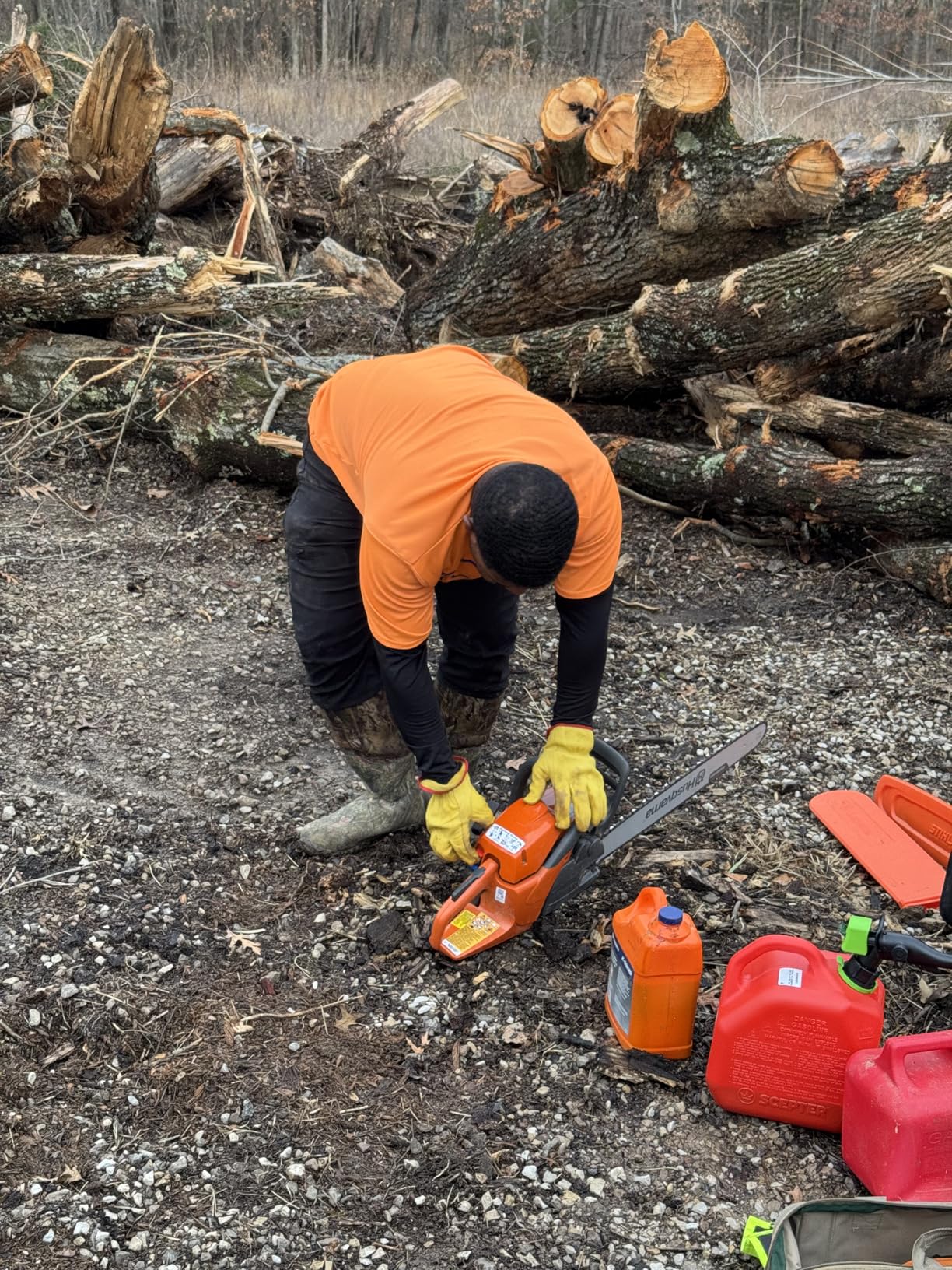 Husqvarna 460 Rancher Gas Powered Chainsaw, 60.3-cc 3.6-HP, 2-Cycle X-Torq Engine, 24 Inch customer photo 1