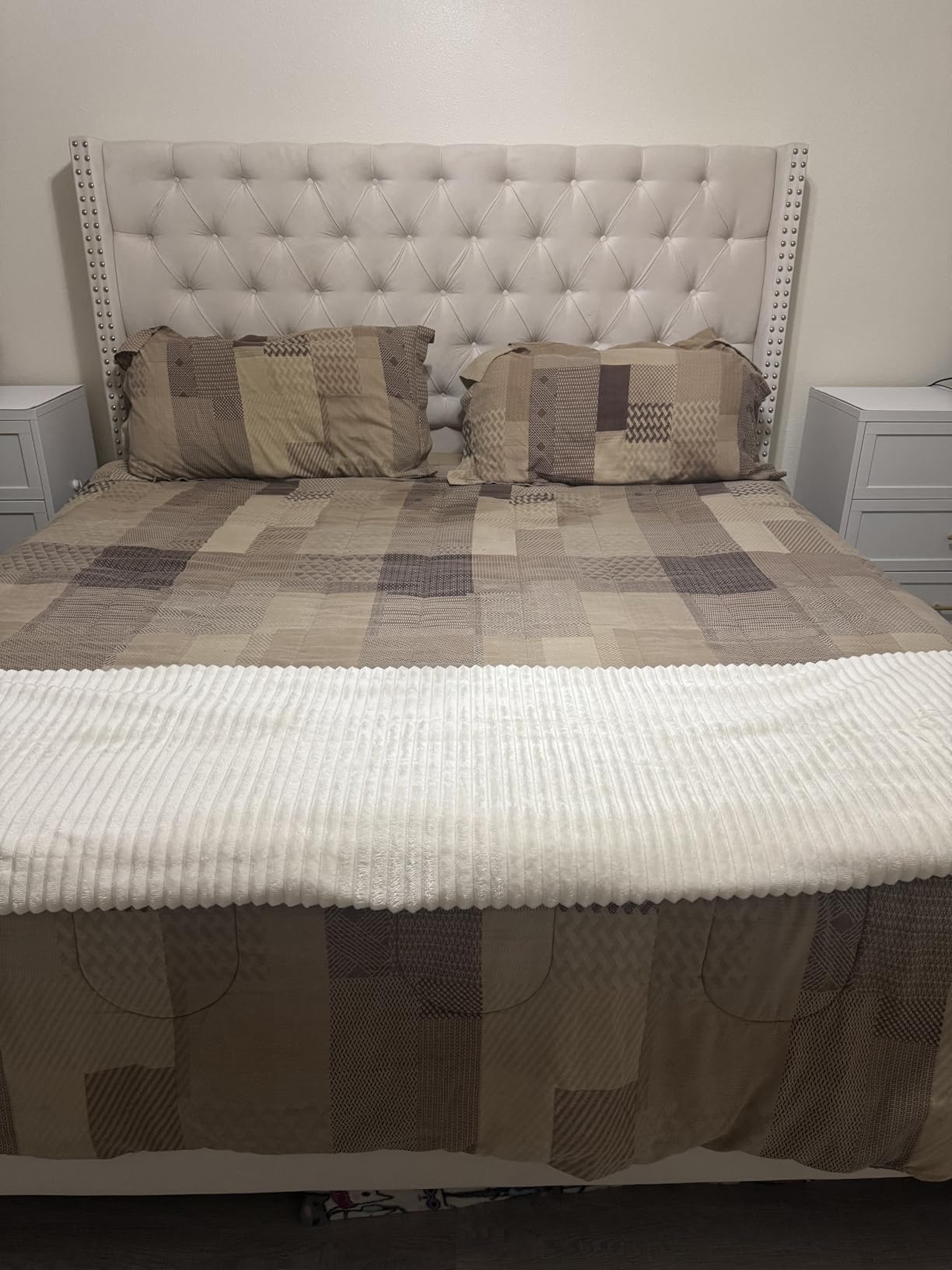 Jocisland Queen Size Bed Frame 61.4 inches Extra Tall Wingback Headboard Velvet Upholstered Deep Button Tufted Platform Bed with Solid Wood Legs and Wood Slats, No Box Spring Needed, Cream customer photo 2