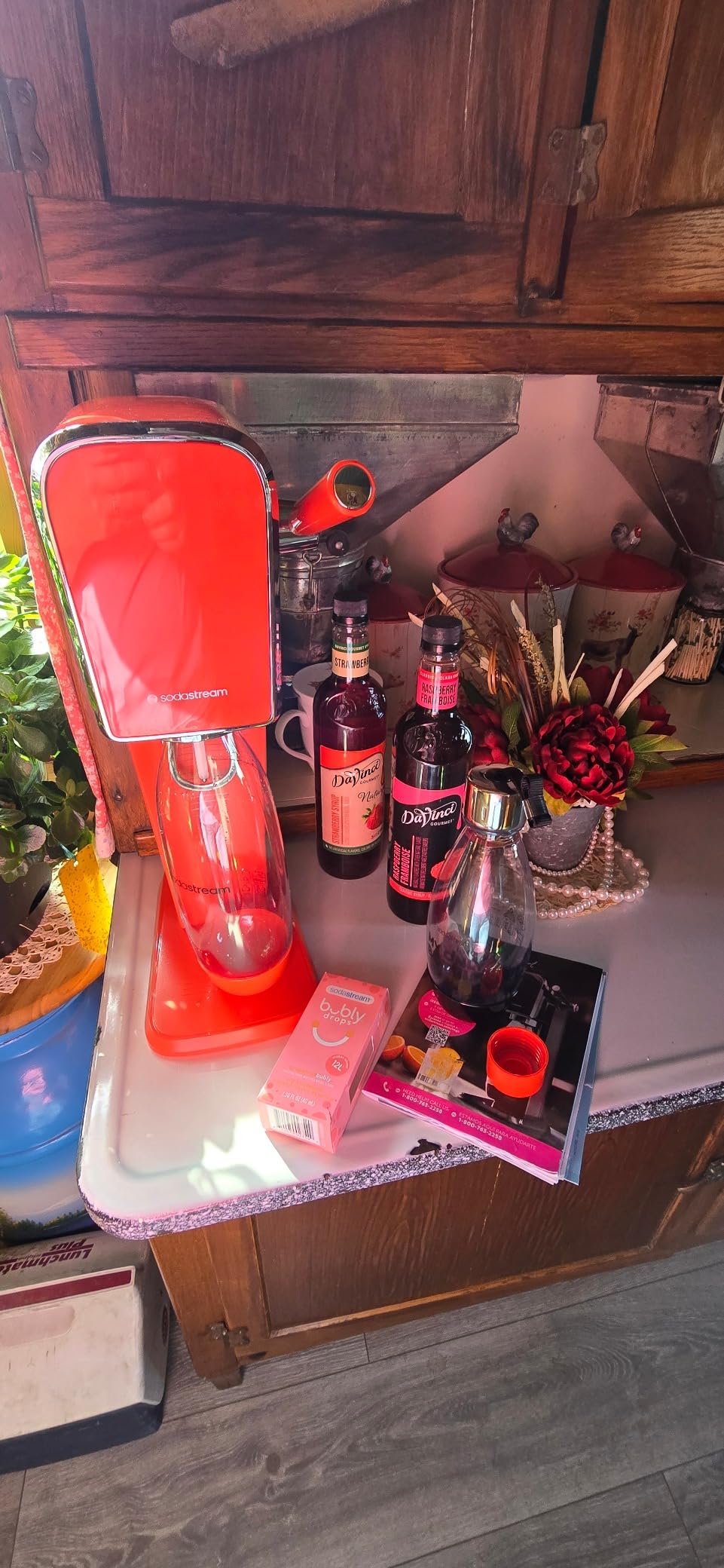 SodaStream - ART Sparkling Water Maker | STARTER KIT | CQC CO2 system | Includes 1x CO2 Cylinder, 1x32 & 1x16 Fl Oz Dishwasher Safe Bottles | Combine with Pepsi Flavors | Black customer photo 1