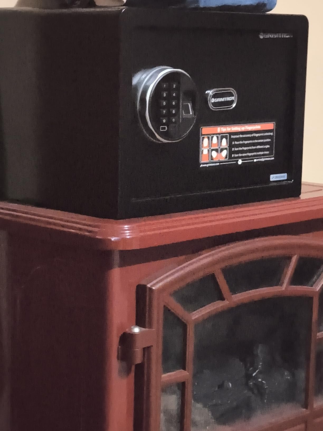 Grimtron Smart Biometric Safe with Fingerprint Lock, Silent Mode, Backlit Keypad and LED Light customer photo 2