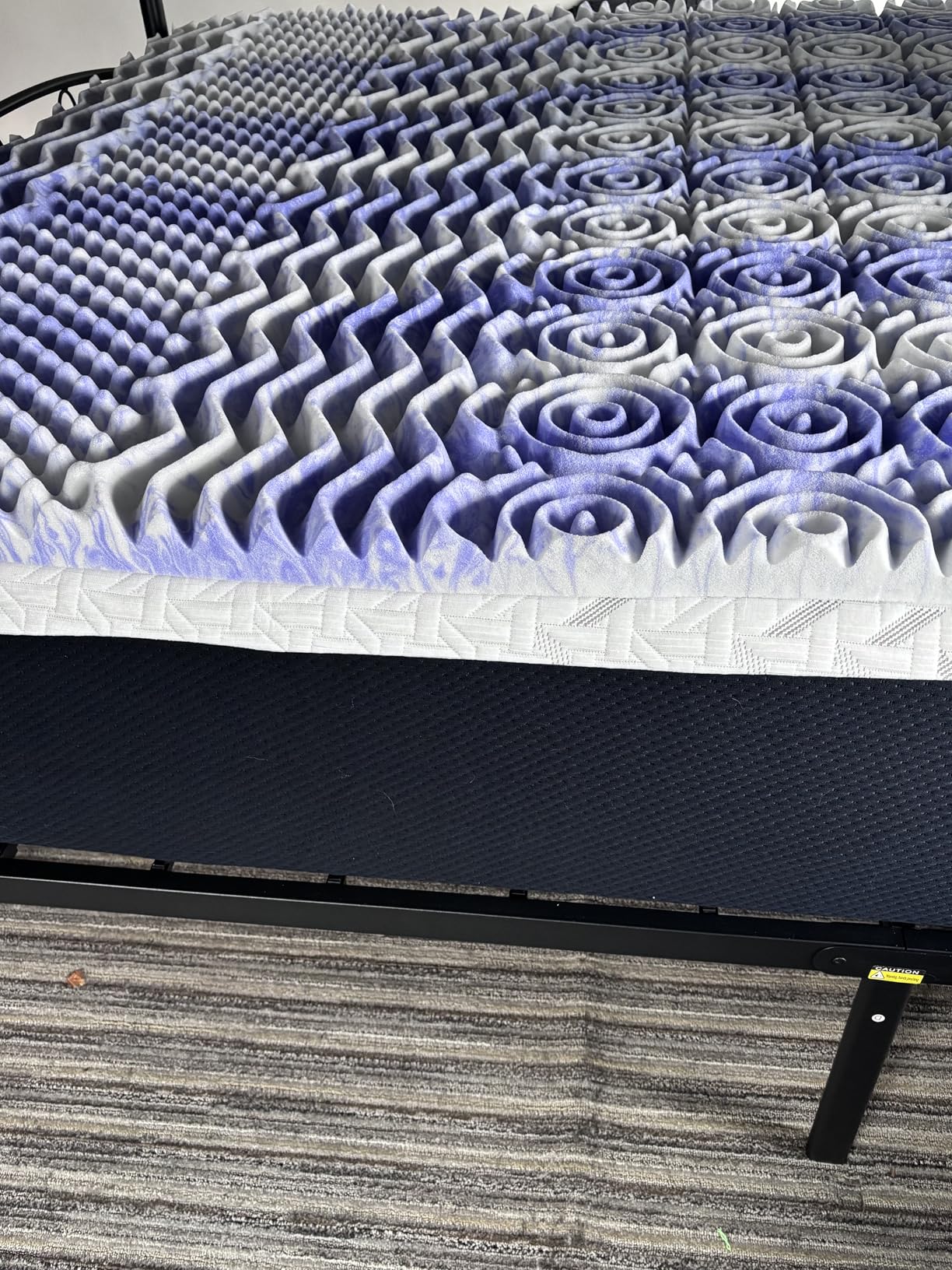 ChiXpace Dual Layer 4 Inch Memory Foam Mattress Topper Queen - 2 Inch Gel Memory Foam and 2 Inch Pillow Top Mattress Pad, 7-Zone Egg Crate customer photo 1