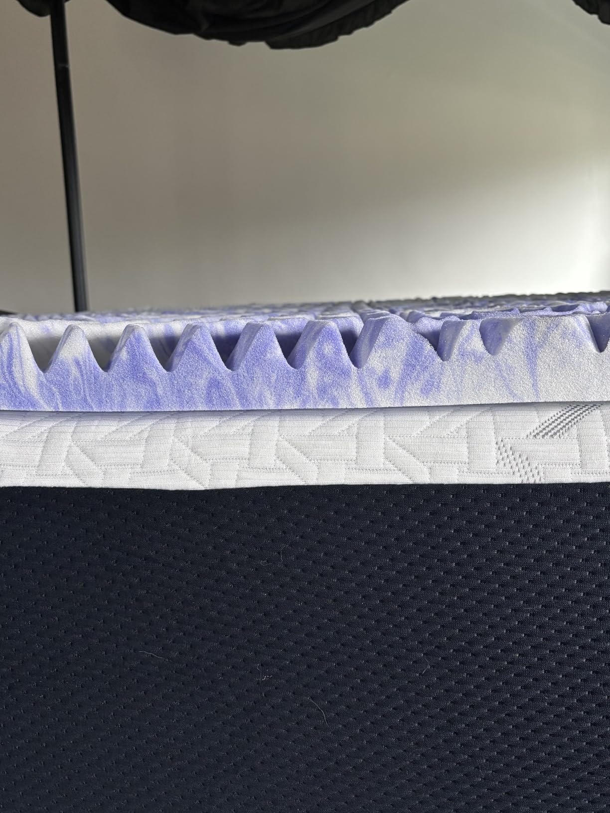 ChiXpace Dual Layer 4 Inch Memory Foam Mattress Topper Queen - 2 Inch Gel Memory Foam and 2 Inch Pillow Top Mattress Pad, 7-Zone Egg Crate customer photo 2