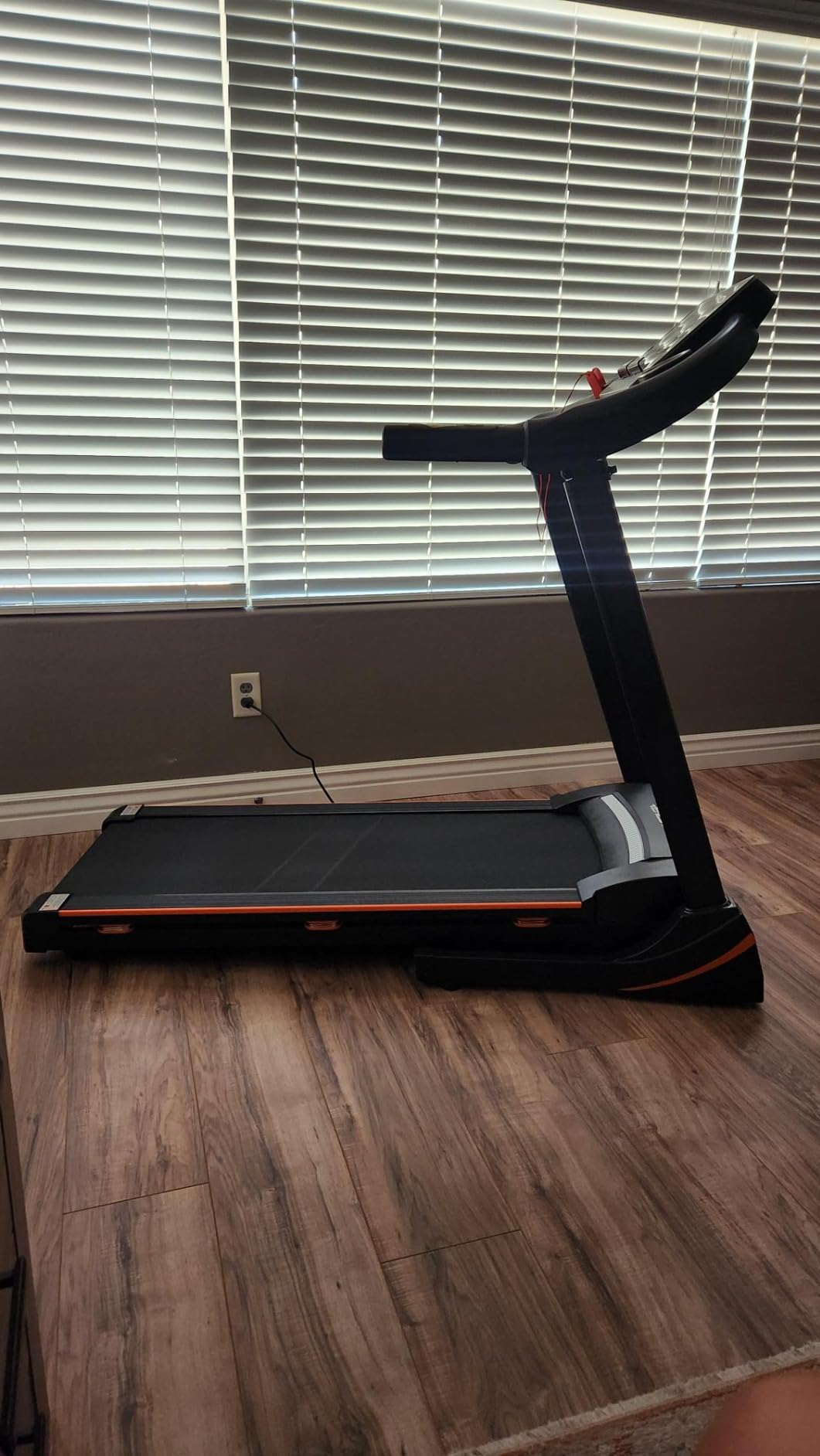 RENESTAR Treadmills for Home, Treadmill with 0-15% Auto Incline, 3HP Folding Treadmills for Running Walking with 300LBS Weight Capacity customer photo 2