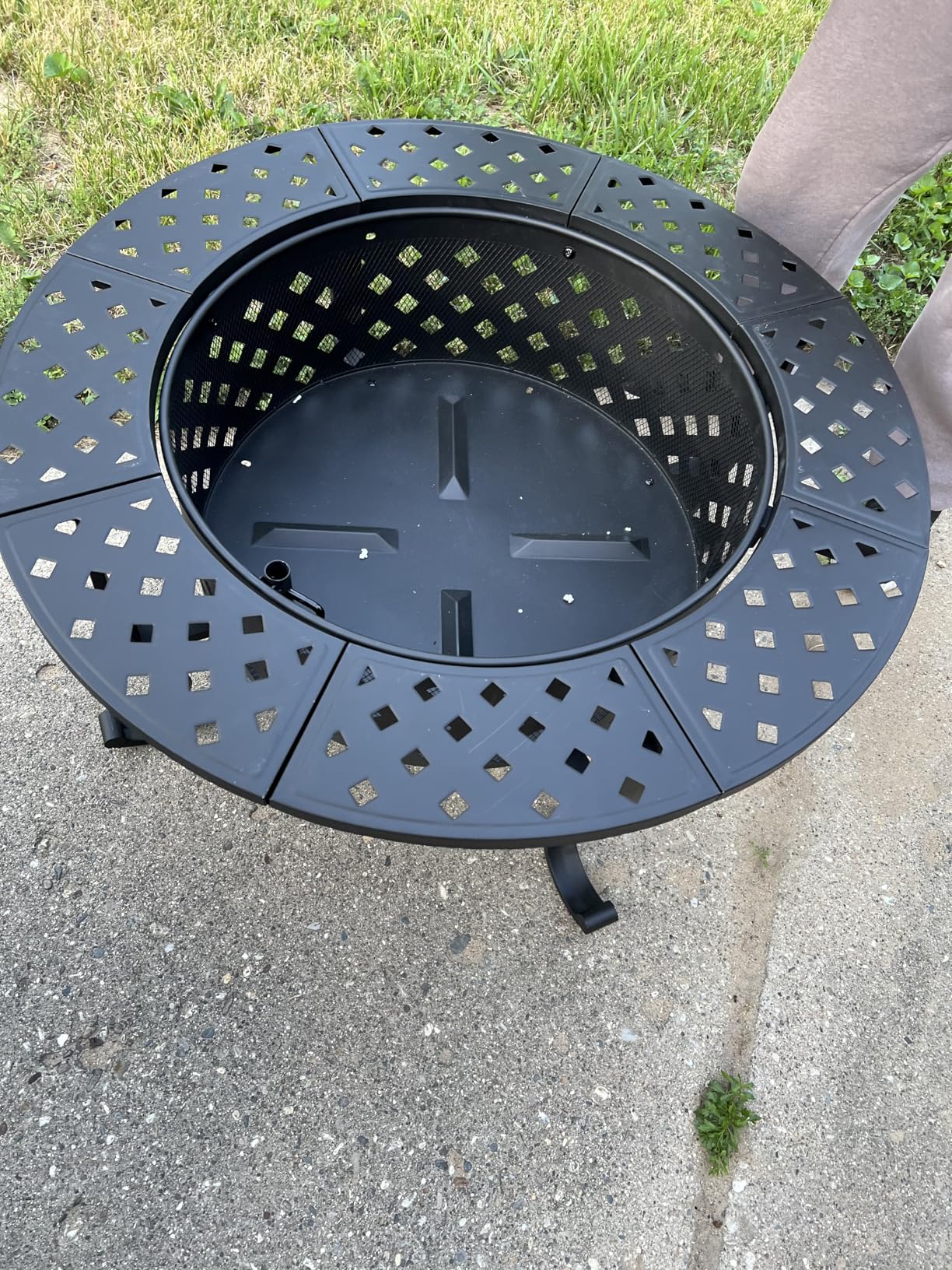 Panovue 36 Inch Fire Pit with 2 BBQ Grills, Wood Burning Fire Pits for Outside with Lid & Fire Poker, BBQ& Outdoor Firepit & Round Metal Table 3 in 1 for Patio, Picnic, Party customer photo 2