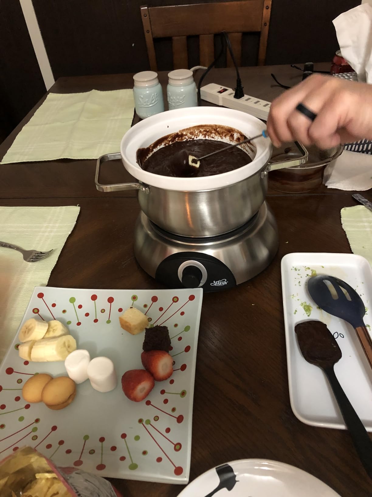 Artestia Electric Fondue Pot Set, 2.6QT, Adjustable Temperature Control, Removable Stainless Steel & Ceramic Bowls, 8 Color-Coded Forks, for Cheese, Chocolate, Broth & Hot Pot customer photo 2