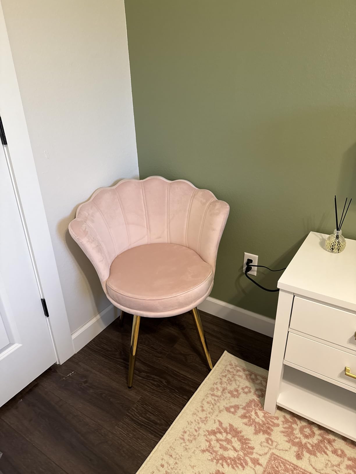 Velvet Accent Chair with Gold Metal Legs, Vanity Chair for Makeup Room, Upholstered Guest Chair for Living Room, for Bedroom, White customer photo 1