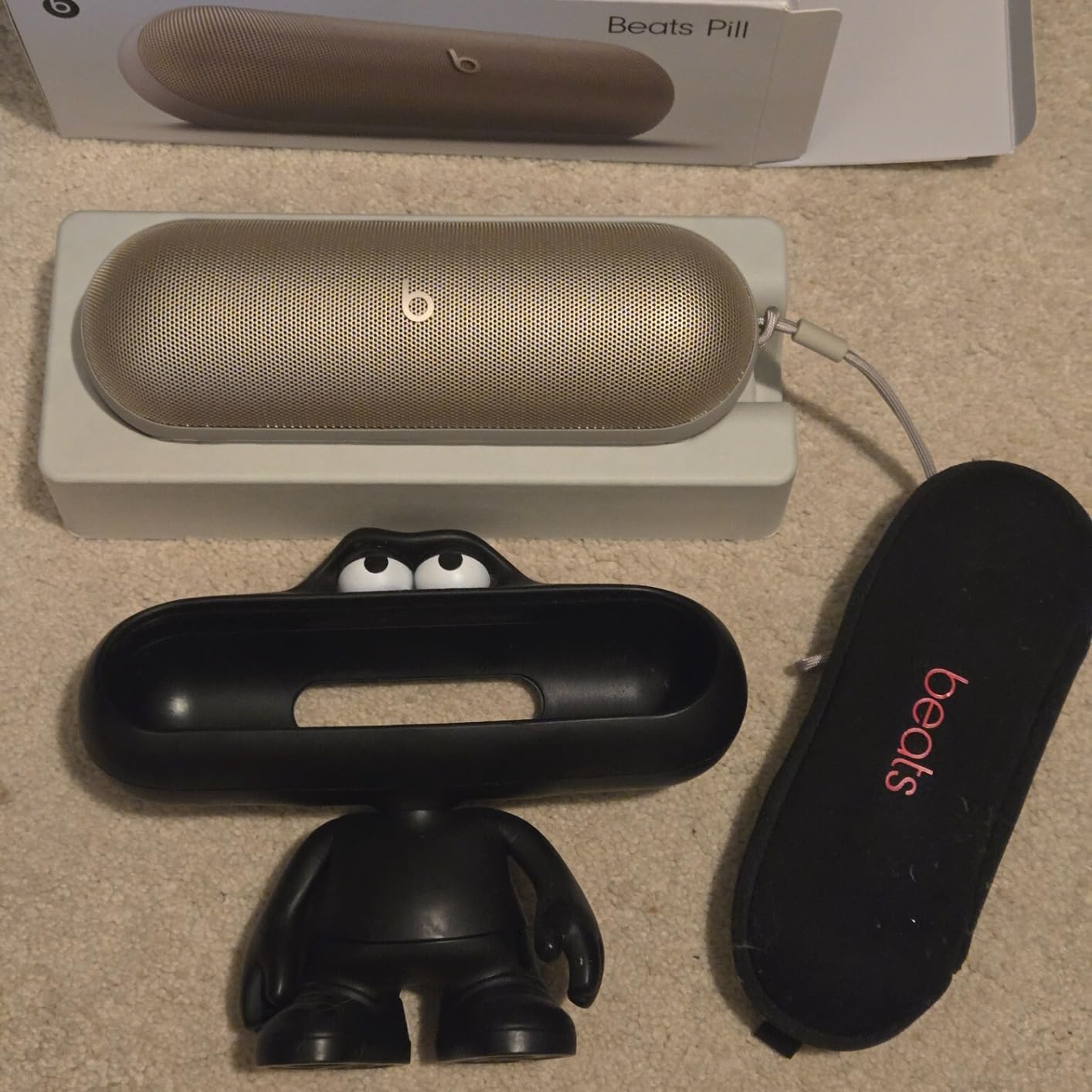 Beats Pill - Portable Bluetooth Speaker - Up to 24H Battery Life, Water Resistant, Bluetooth, Apple & Android Compatible, Seriously Loud Sound for Home, Outdoor and Travel - Matte Black customer photo 1