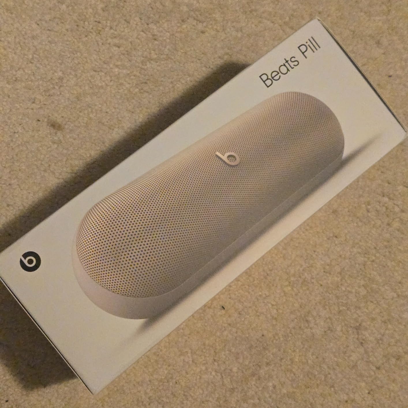 Beats Pill - Portable Bluetooth Speaker - Up to 24H Battery Life, Water Resistant, Bluetooth, Apple & Android Compatible, Seriously Loud Sound for Home, Outdoor and Travel - Matte Black customer photo 2
