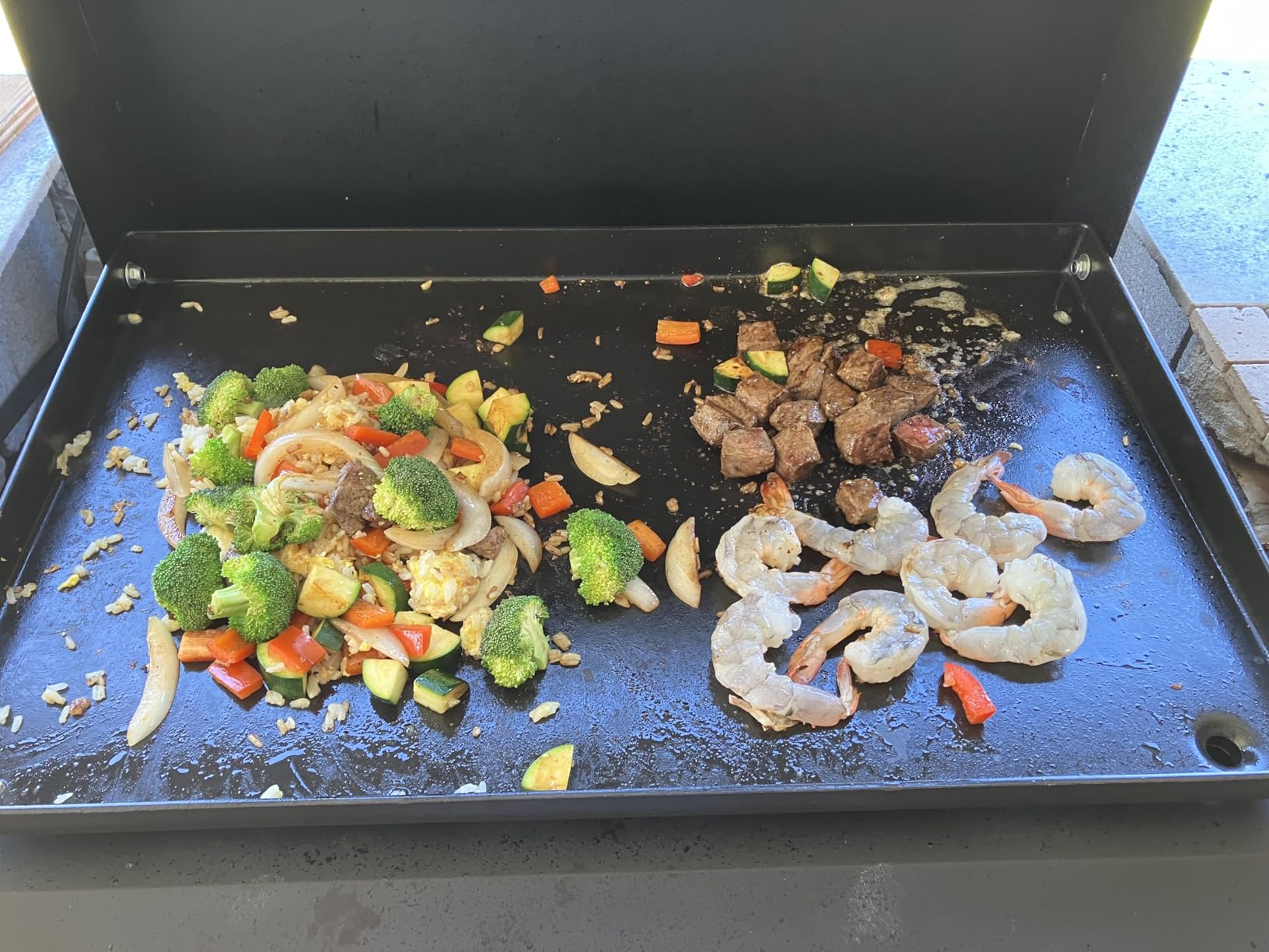 SKOK 23.3 Inch Flat Top Grill, Gas Griddle with Hood, Portable Tabletop Propane Gas Griddle Grill for Camping, Outdoor & Tailgating Barbecue, 45,000 BTU Output, 3 Burners customer photo 1
