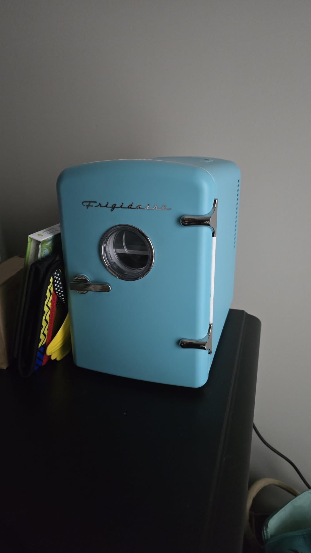 Frigidaire Retro Mini Personal Fridge Cooler, Holds up to 9 Cans, Portable for Car, Office, Bedroom, Dorm Room, or Cabin, Includes 110V AC and 12V DC cords - White Gold (Special Edition Color) customer photo 1