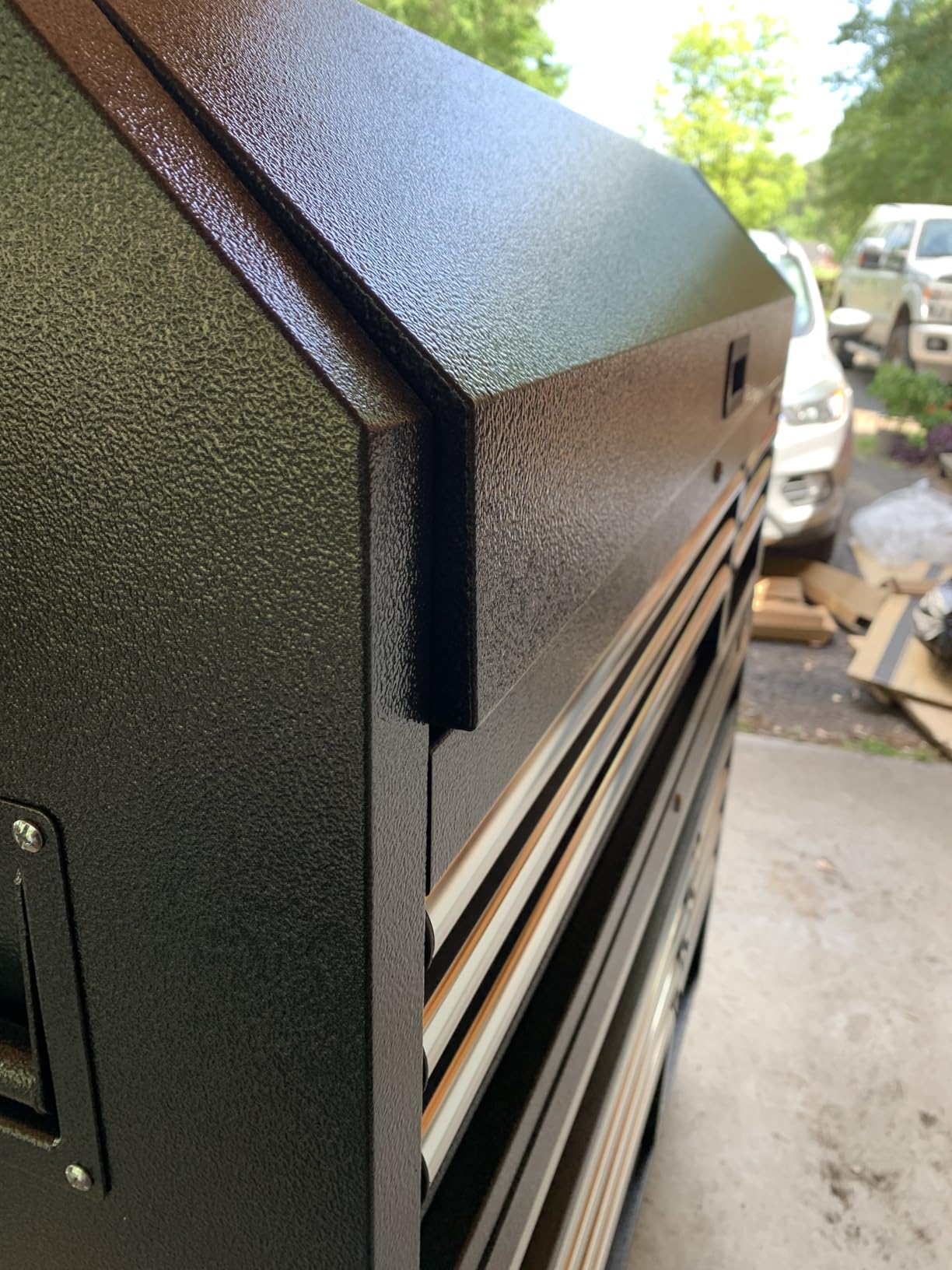 WEN 52-Inch Premium Tool Chest with Heavy Duty 21-Gauge Powder-Coated Steel Construction and Onboard Charging Station (GG531T) customer photo 2