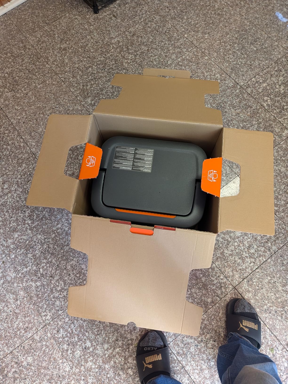 Jackery Explorer 2000 v2 Portable Power Station, 2042Wh LiFePO4 Home Backup Battery, 2200W Solar Generator, USB-C PD 100W Fast Charging for Emergencies, Power Outages, Camping(Solar Panel Optional) customer photo 1
