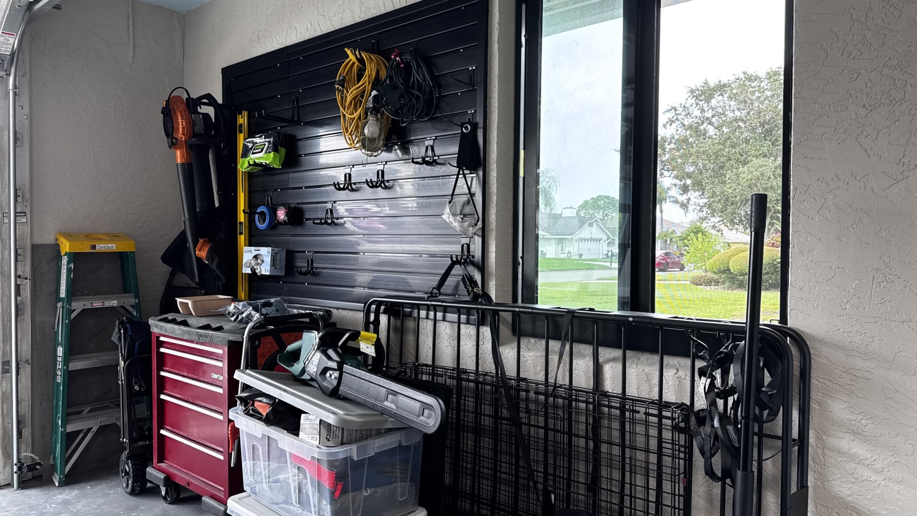 klasit Slatwall Hooks Black 20Pack Firmly and Durable Slatwall Accessories, Perfect for Organizing Garden Tools and Heavy Duty Tools and Garage Hooks Organize Your Space Efficiently customer photo 1
