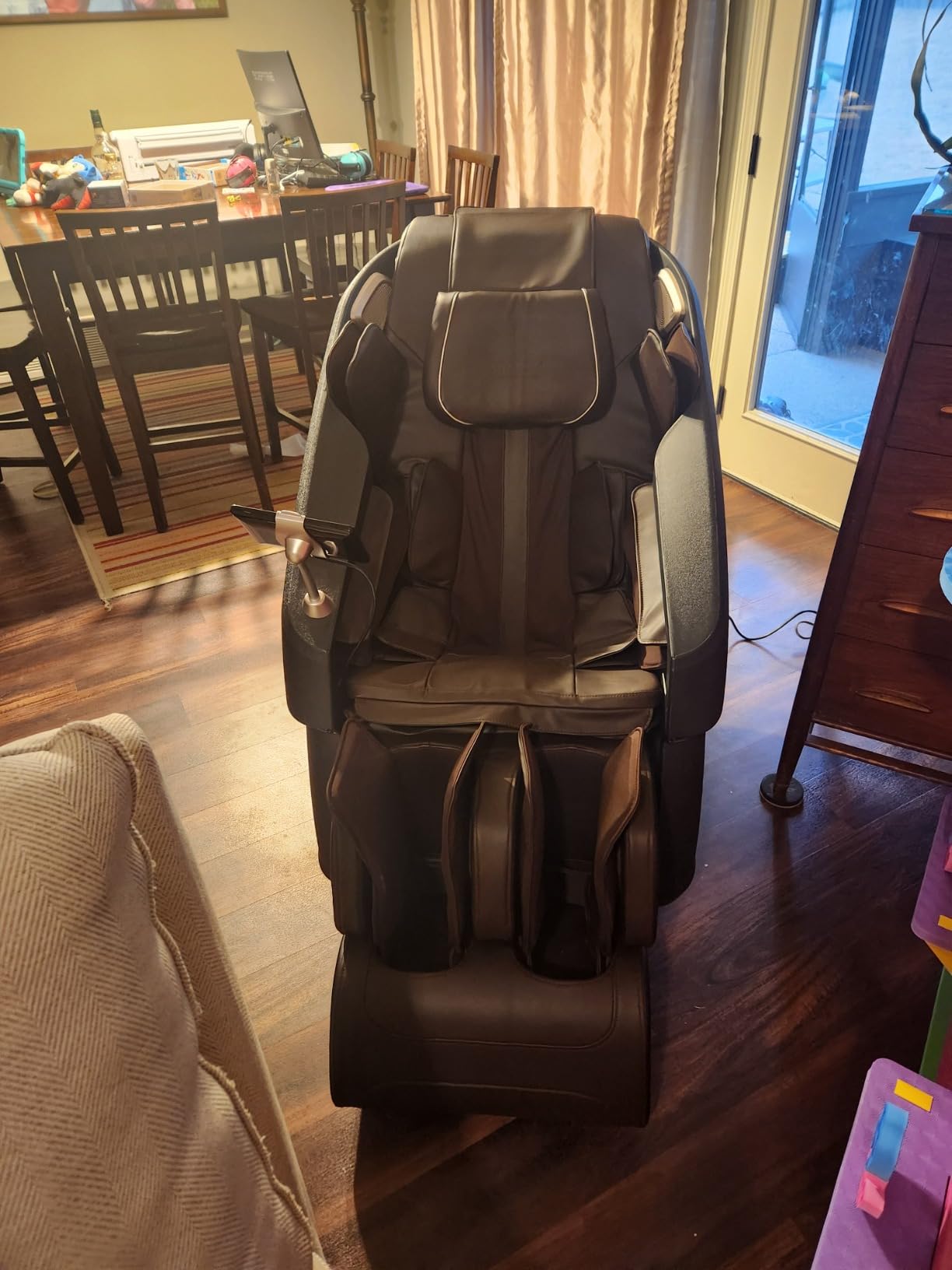 VEVOR Massage Chair - Full Body Zero Gravity Recliner with Multi Auto Modes, 3D Shiatsu, Heating, Bluetooth Speaker, Airbag, Foot Roller, and Touch Screen customer photo 1