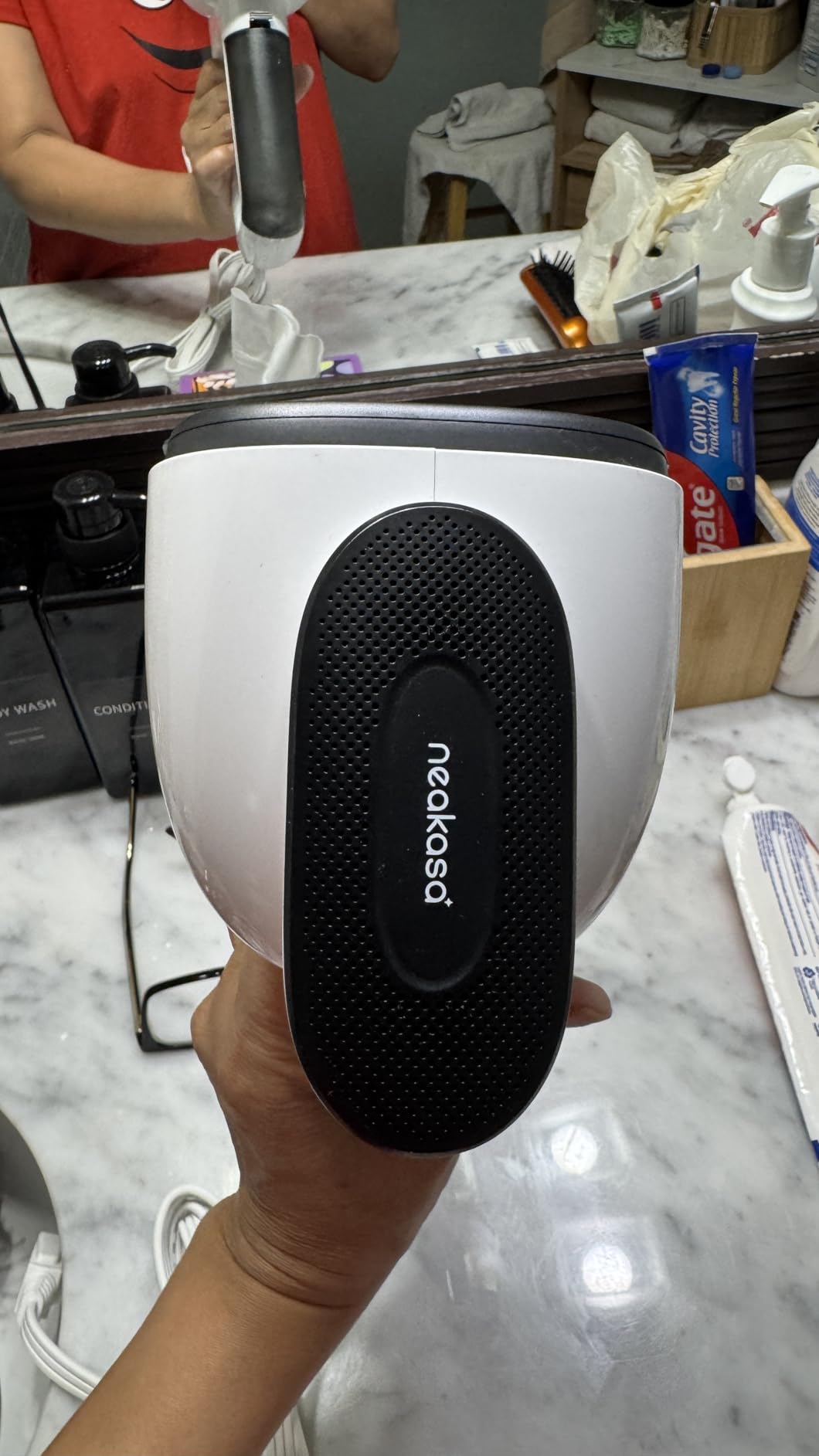 Neakasa Magic 1 Vacuum Steamer, Handheld Travel Garment Steamer for Clothes, 2300Pa Suction for Fabric Grip, Featuring Exclusive AirIron Technology (for 110-120V Use) customer photo 1