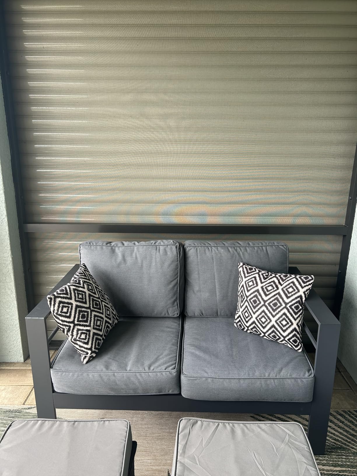 Solaste Aluminum Outdoor Couch, 3-Seat Metal Outdoor Sofa with Water-Resistant Cushion, Weather-Resistant Modern Patio Sofa, Black Frame Grey Cushion customer photo 2