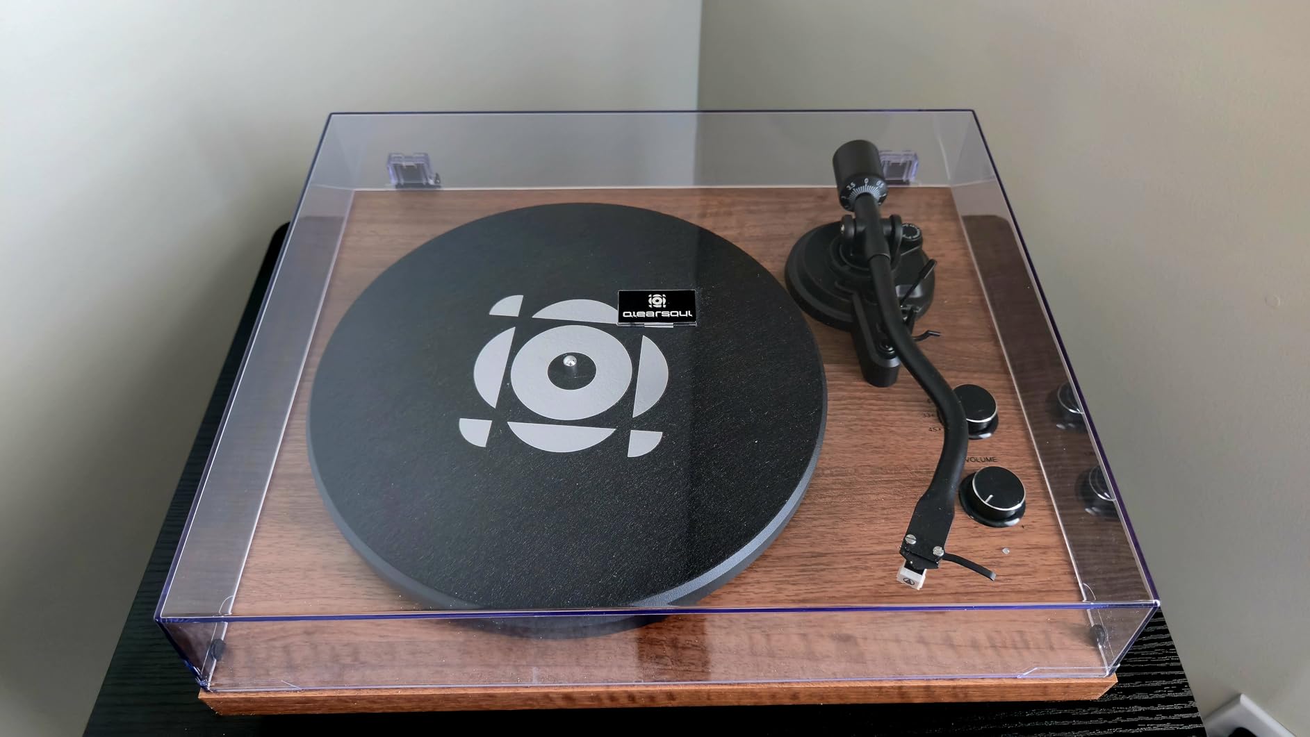 QLEARSOUL SoulBox S1 Vinyl Record Player with Stereo Speakers, Turntable with Built-in Preamp, S-Shaped Tonearm, 33/45 RPM - Walnut customer photo 2