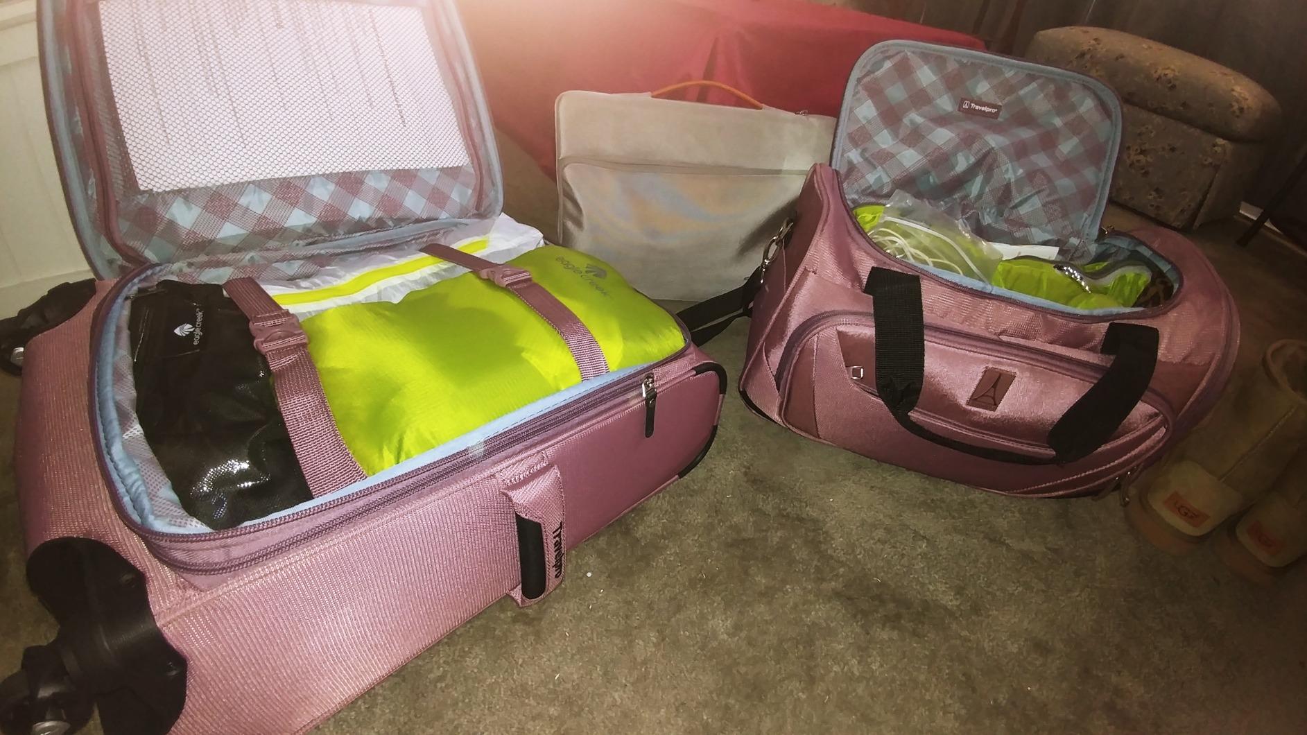 Maxlite 5 Softside Expandable Luggage with 4 Spinner Wheels, Lightweight Suitcase, Men and Women, Forest Green, 2-Piece Set (21/29) customer photo 1
