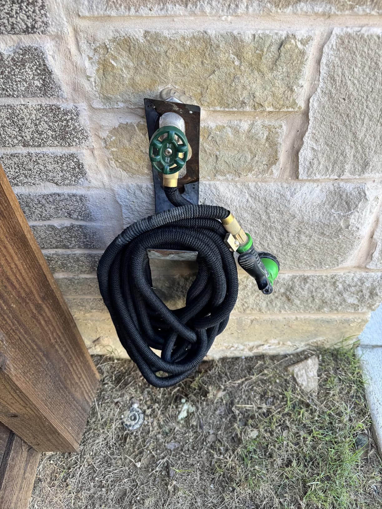 Flexi Hose Expandable Garden Hose with 8 Function Nozzle, 100FT - Lightweight Retractable Garden Hose, Water Hose - No-Kink Flexibility, 3/4 Inch Solid Brass Fittings and Double Latex Core customer photo 1