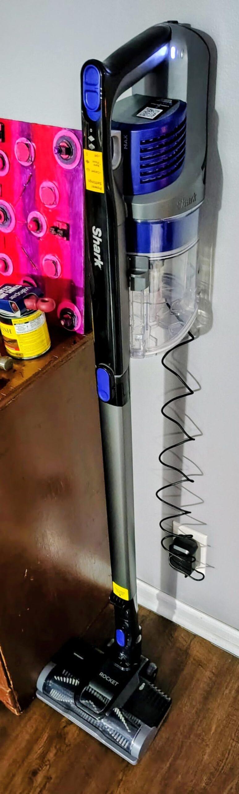 Shark PowerPro Reveal Plus Cordless Vacuum, FloorDetect and Dirt-Reveal Technology, HEPA Filter, Carpet and Hard Floor, Rechargeable, Charcoal, IZ376H customer photo 2