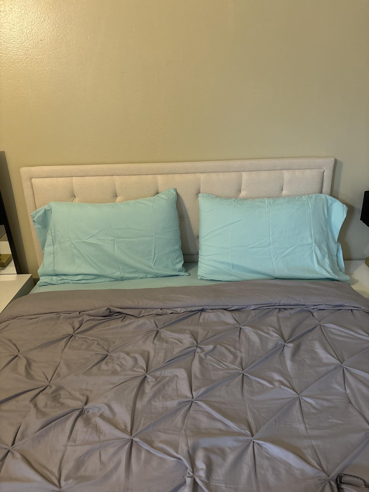 Howjoe Upholstered Queen Headboard Only, Tufted Headboard Queen Size, Solid Wood Height Adjustable Modern Head Boards with Durable Metal Legs customer photo 1
