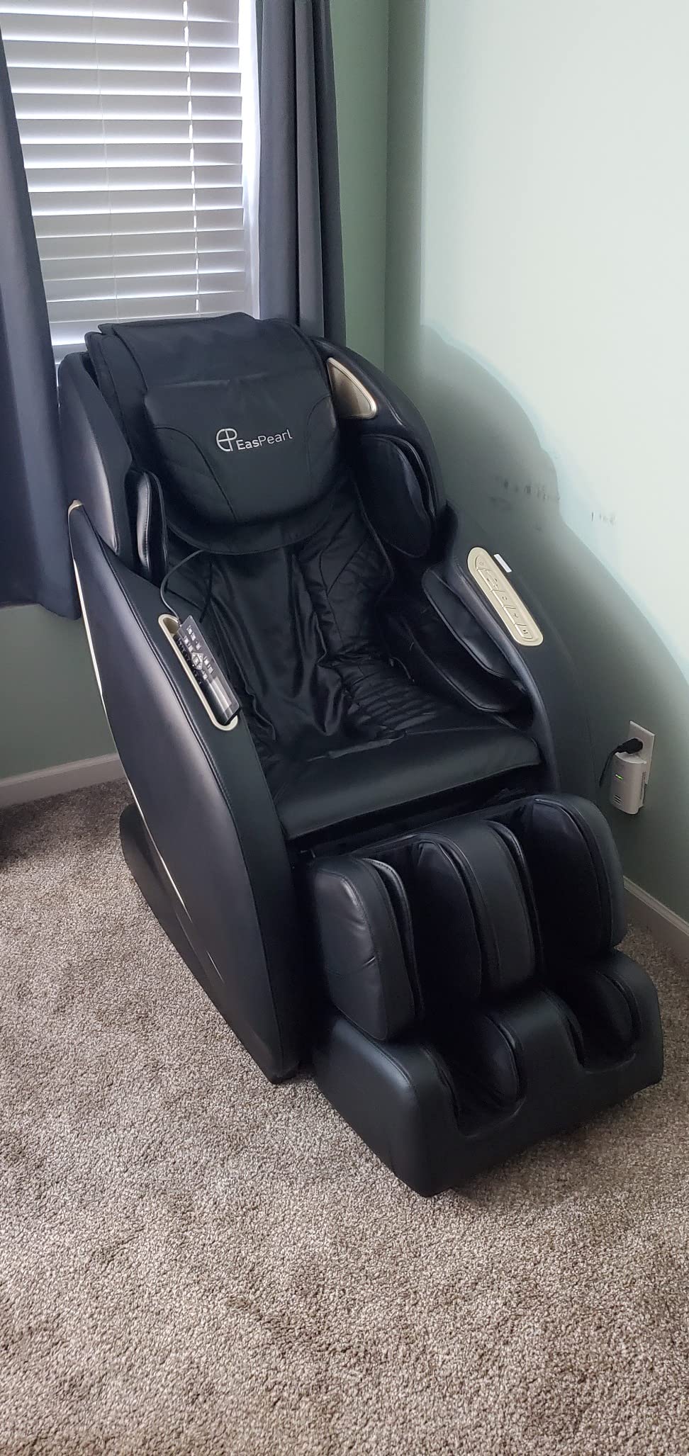 EASPEARL Massage Chair Full Body,53.15in SL-Track,Zero Gravity Massage Chair with Heat, Auto Footrest,OTA Upgraded 24 Auto Modes,LCD Screen,36 Airbags, Bluetooth&APP Control, Shiatsu&Thai Stretch customer photo 2