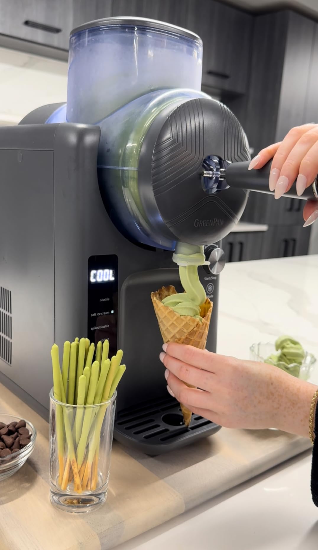GreenPan Frost Ice Cream Maker & Slushie Machine, Soft Serve, Sorbet, Margaritas, Milkshakes, Frozen Yogurt, No Pre-Freezing, Ready in 15 Mins, 6 Modes, 7 Textures, Self-Cleaning, Family Size, Gray customer photo 2