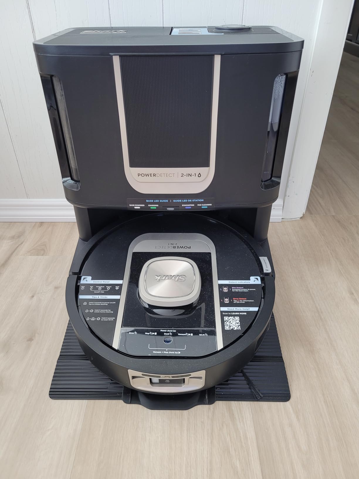 Shark Robot Vacuum & Mop Combo, PowerDetect ThermaCharged NeverTouch Pro, Self-Emptying, Self-Refill with Heated Mop Cleaning, 60-Day Capacity, 30-Day Tank, 6 Power Detect Technologies, Black, RV2920XE customer photo 1