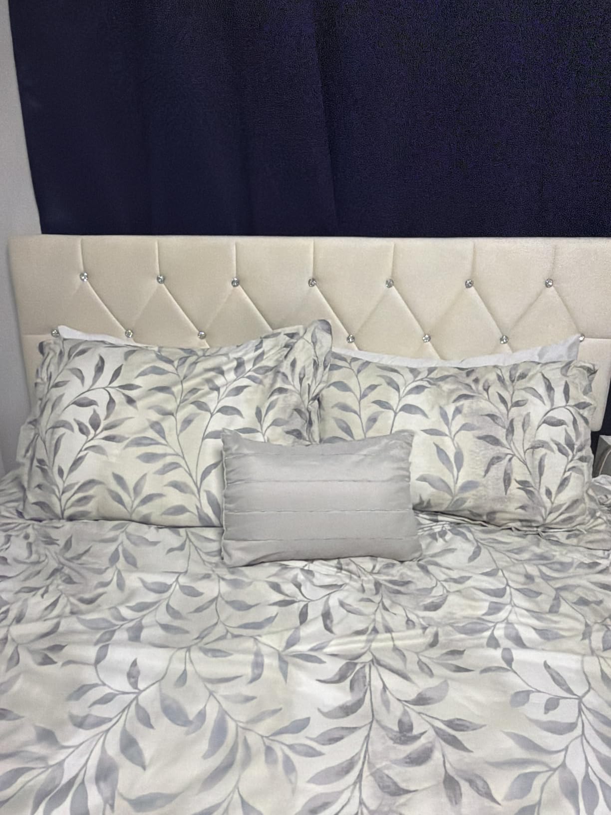 VECELO Tufted Upholstered Headboard King Size, with 6 Adjustable Height from 39.8 to 49.8 inches, Button Diamond Design, Easy Assembly, Classic Black customer photo 1