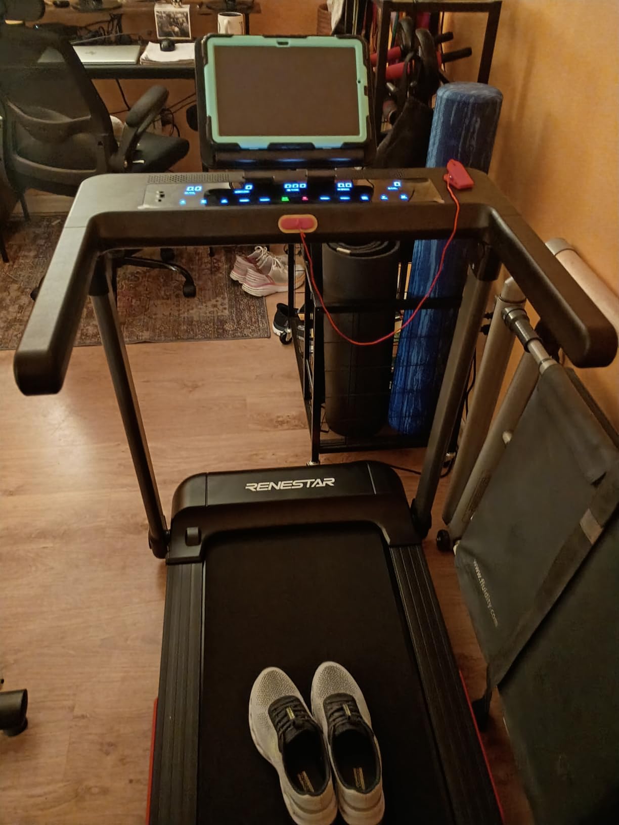Renestar Treadmill for Home with 25% Auto Incline - 8.5MPH Max Speed, Extra Large LED Touchscreen, 300LBS Capacity, Bluetooth Speaker, 3.5HP Home Office Treadmills customer photo 1