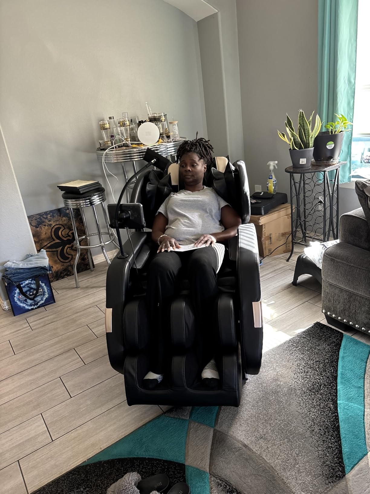 Upgraded Massage Chair Full Body, Zero Gravity Massage Chair Recliner - 10 Fix Points, 2026 Shiatsu Massage Chairs with Heat, Airbags, Foot Massage, 6 Auto Modes, Bluetooth Speaker customer photo 1