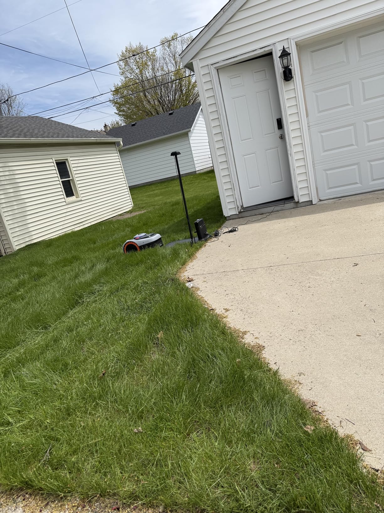Segway Navimow i206 AWD Robot Lawn Mower, Wire-Free Robotic Mower, All-Wheel Drive for 45% Slopes, Auto Mapping, NRTK + Vision, 2-3.6 in Cutting Height, Covers 0.15 Acre customer photo 1