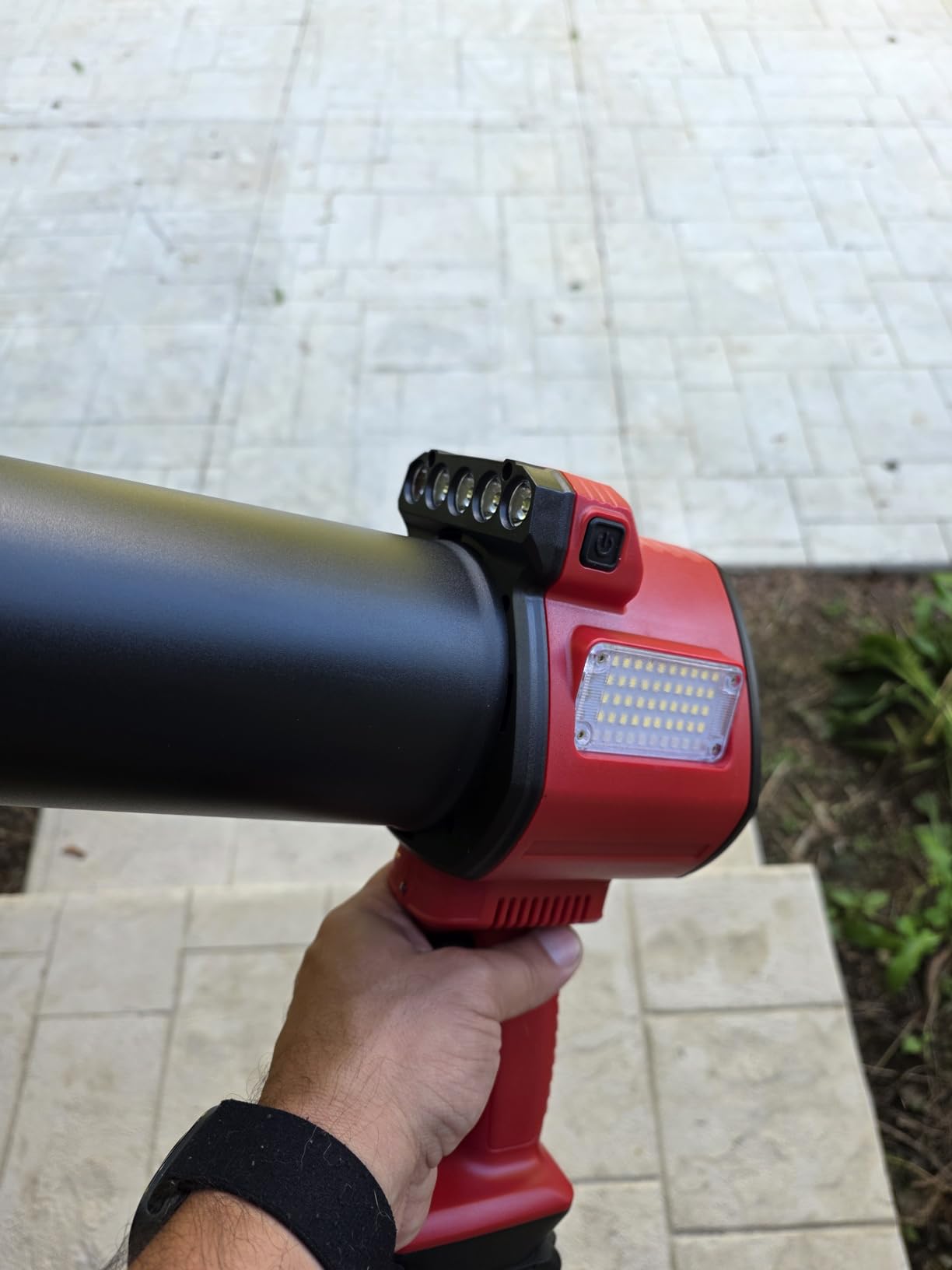 OGERY Brushless Cordless Leaf Blower - 900G Blowing Pressure Turbo Jet Blower with 2x3000mAh Batteries & 480W Motor, Handheld Leaf Blowers for Lawn Care, Car & Workshop Dust, LED Work Light customer photo 2