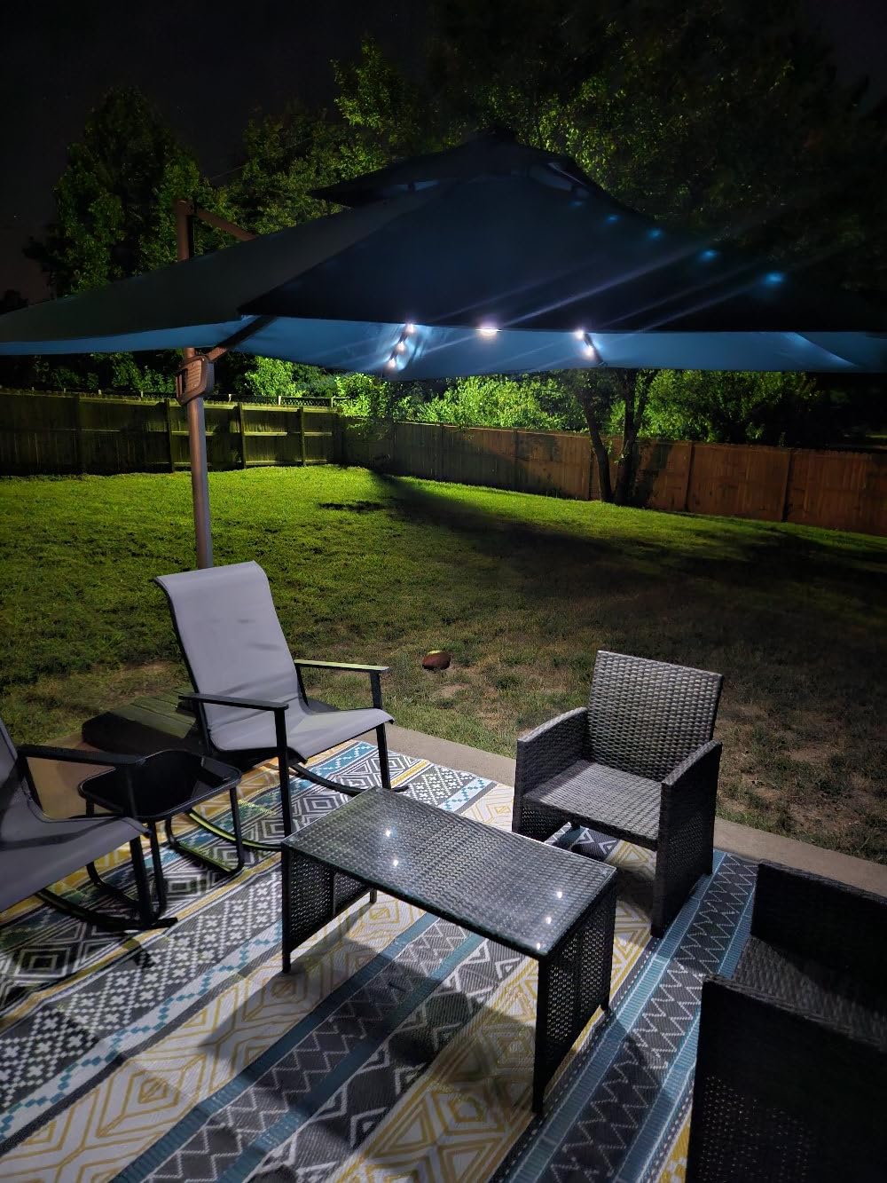 GarveeLife Large Cantilever Patio Umbrella, 10 ft X 10 ft Heavy Duty Aluminum Cantilever Offset Outdoor Umbrella with 360-Degree Rotation for Backyard, Deck, Pool, Tan customer photo 2