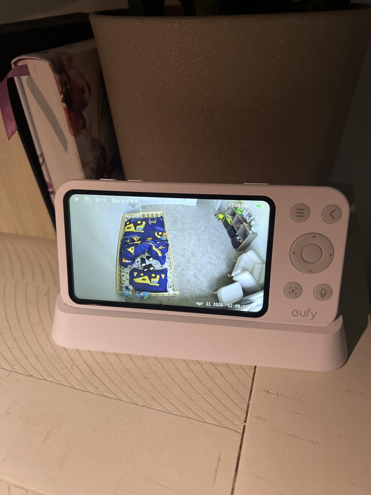 Eufy Baby Monitor E21 with 4K UHD Camera, 5'' 720p Screen, Pan-Tilt and 8× Zoom, Dual Wi-Fi/Local Connection, 24/7 App Recording, Portable Built-in Battery-Powered Camera, ANR customer photo 2