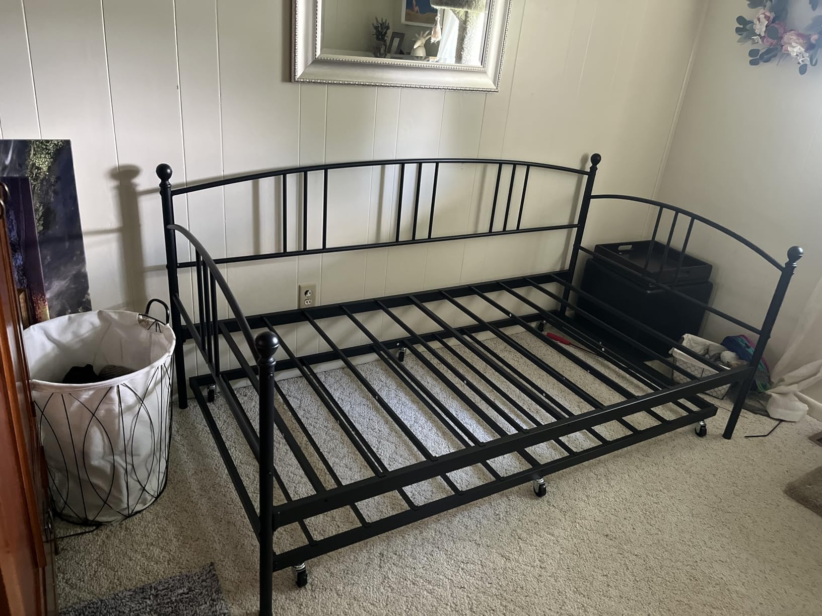 IDEALHOUSE Twin Daybed with Trundle, Metal Twin Size Daybed with Pullout Trundle 6 Casters, Steel Slat Support Sofa Bed for Living Room, Bedroom, Guest Room (Black) customer photo 1