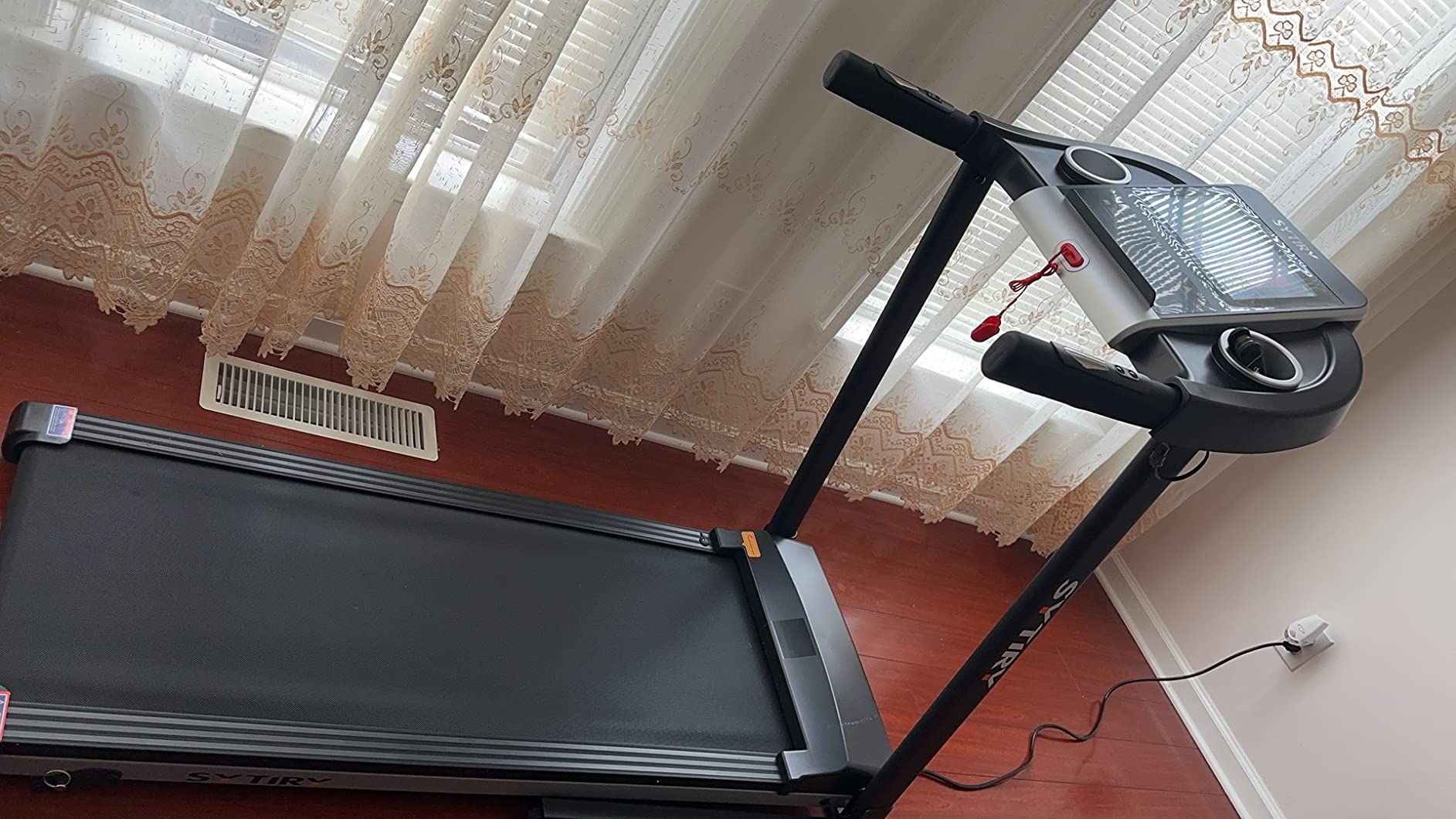 Treadmills for Home with TV Screen and WiFi, Smart Foldable Treadmill Machine, 3D Virtual Sports Scene, HiFi Speakers, Walking Pad Treadmill customer photo 2