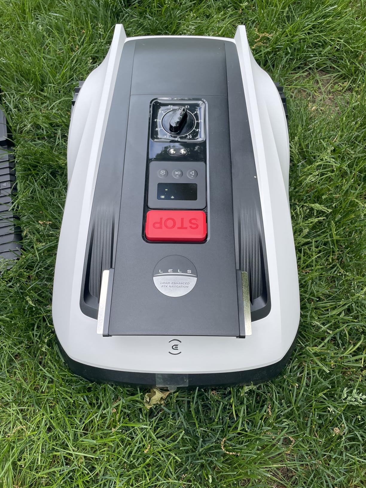 ECOVACS Goat O1000 RTK Care Robotic Lawn Mower with RTK Precision Navigation, No Perimeter Wire, Smart App Control, Auto Mapping, Multi-Zone Management - Includes 36 Extra Blades customer photo 2