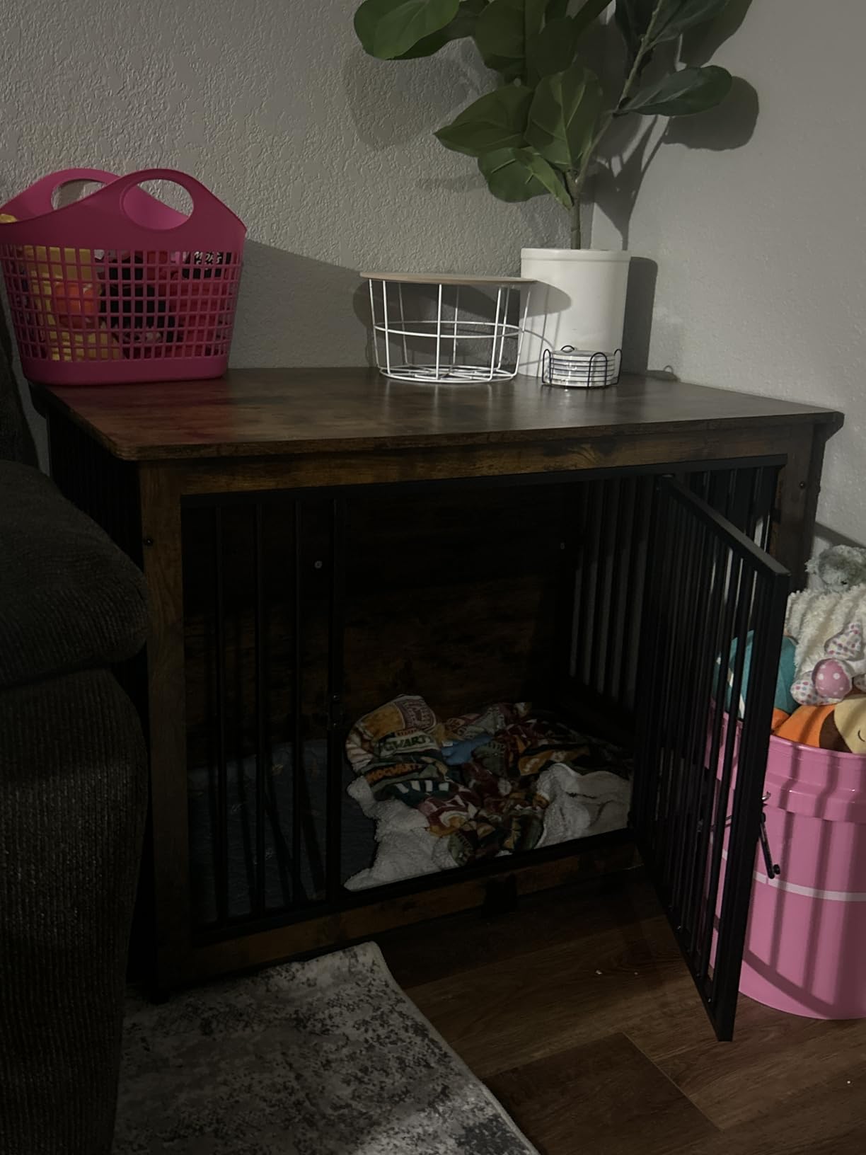 Feandrea Wooden Dog Crate Furniture, 48 Inches Heavy-Duty Kennel for Dogs up to 110 lb, with Double Doors and Enclosed Wood Base, Modern Pet Cage End Table Indoor, Rustic White and Honey Brown customer photo 1