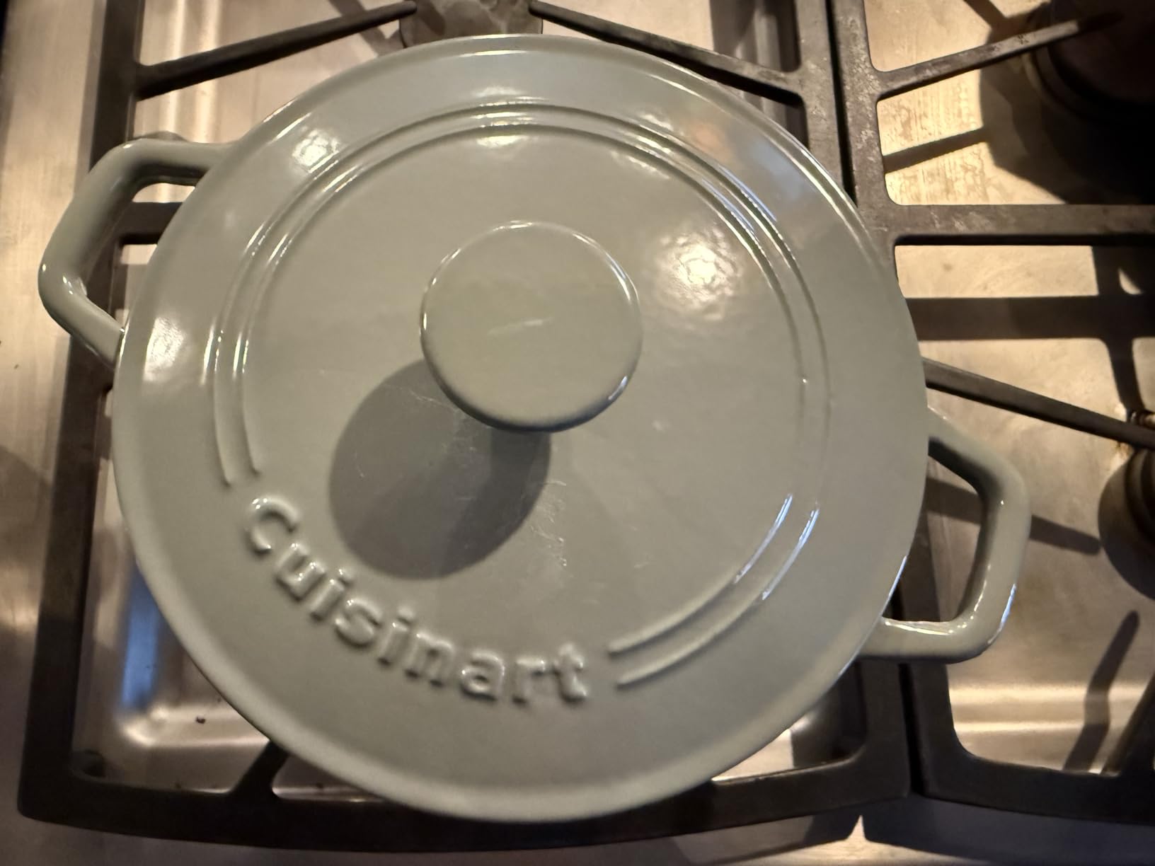 Cuisinart Chef's Classic Enameled Cast Iron Dutch Oven with Lid, Porcelain Enameled Interior, Oven Safe, Induction Compatible, 7-Quart, Round (Provencial Blue) customer photo 1