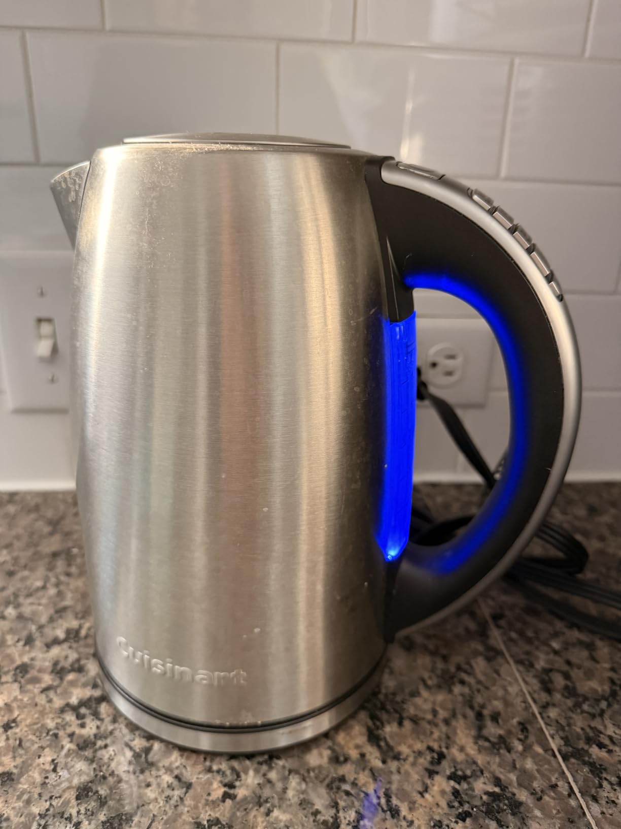 Cuisinart 1.7-Liter Electric Kettle, Cordless Electric Tea Kettle, 1500-Watts for Fast Heat-Up of Water, Stay Cool Nonslip Handle, Auto Shutoff, Removable Filter, JK-17P1, Stainless Steel customer photo 1